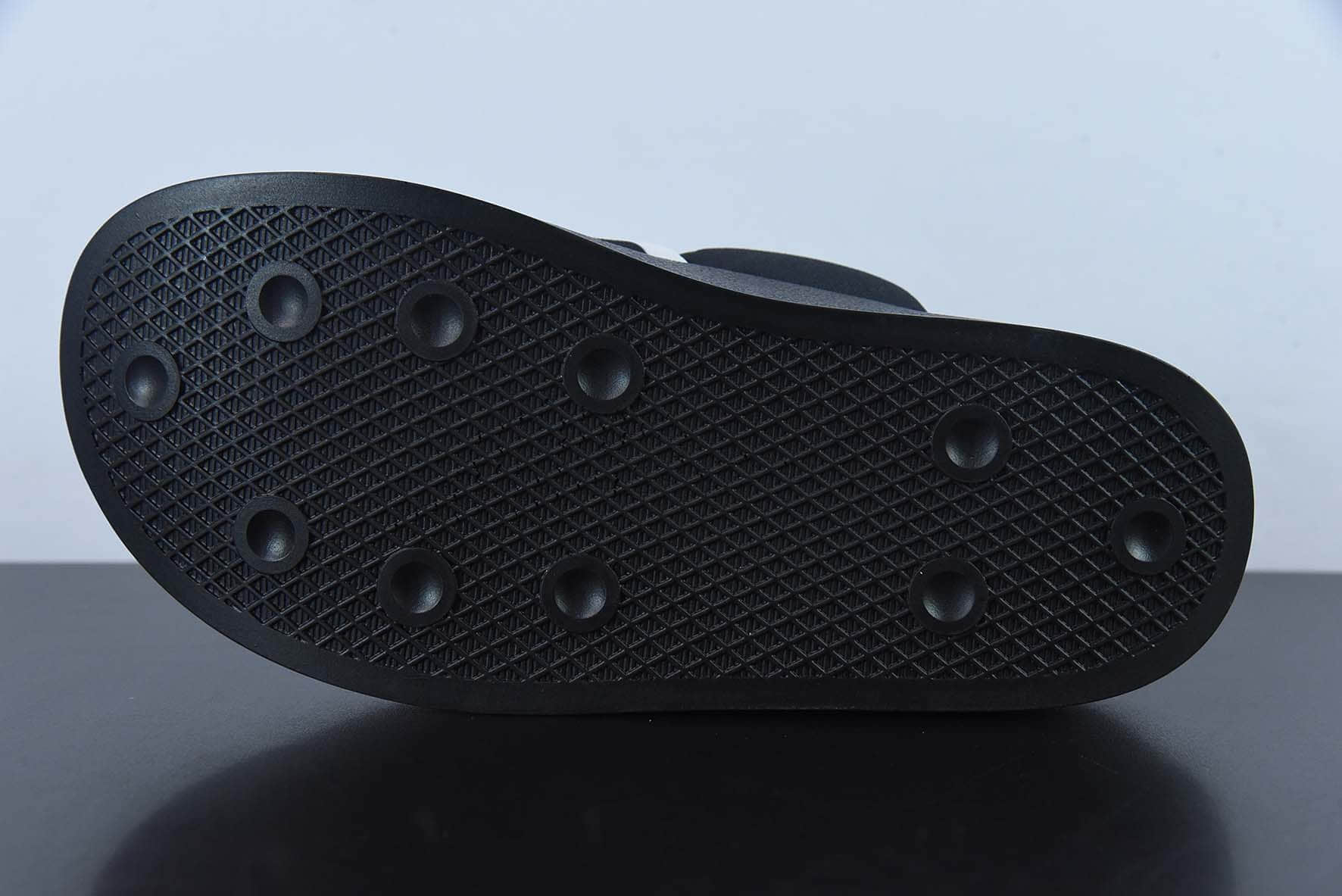 阿迪达斯Adidas Originals Puffylette 黑白袜套面包鞋保暖一脚蹬板鞋纯原版本 货号:GY4559