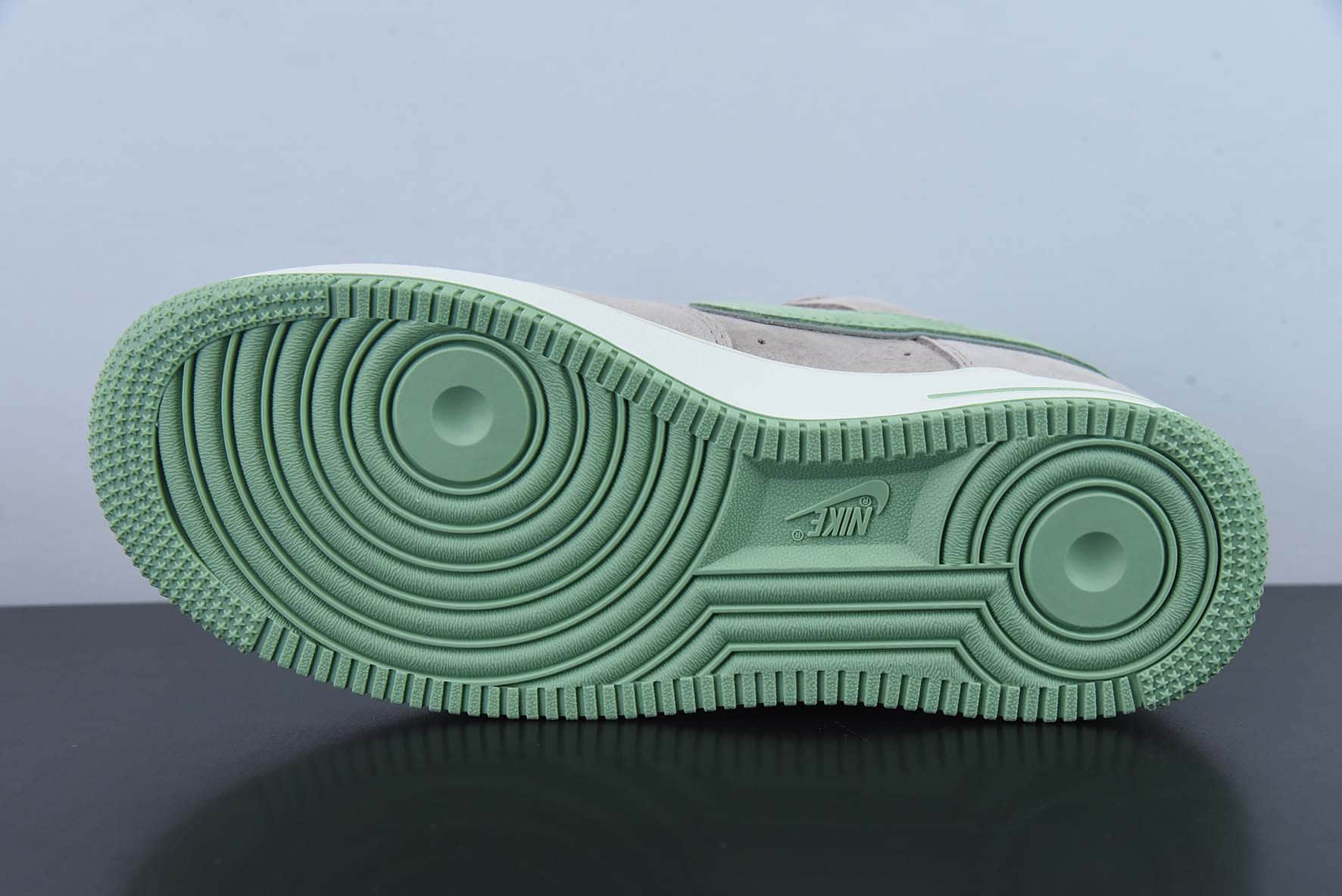 耐克Nike Otomo Katsuhiro x Air Force 1’07 LV8 LowAKIRA大友克洋联名麂皮浅灰抹茶绿空军一号低帮休闲板鞋纯原版本 货号:DD9969-065