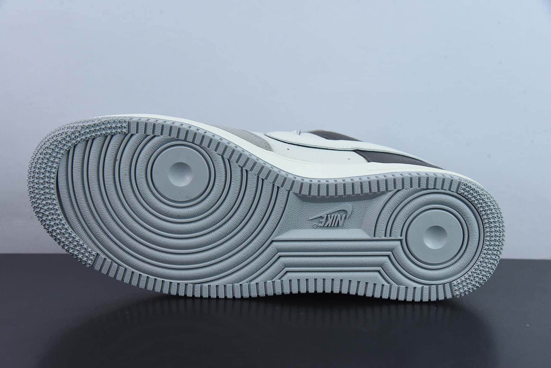 耐克NIke Air Force 1 '07 浅灰黑布面空军一号低帮休闲板鞋纯原版本 货号:DG2296-023