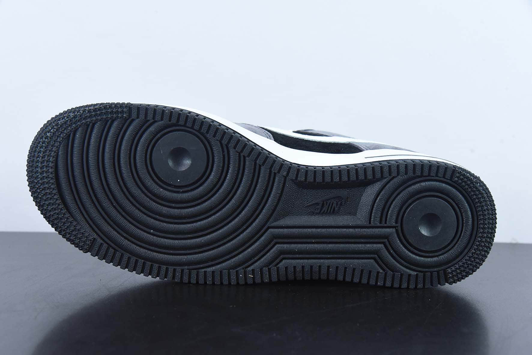 耐克Nike Air Force 1 Low ’07 麂皮黑灰配色空军一号低帮休闲板鞋纯原版本 货号:NT9966-336