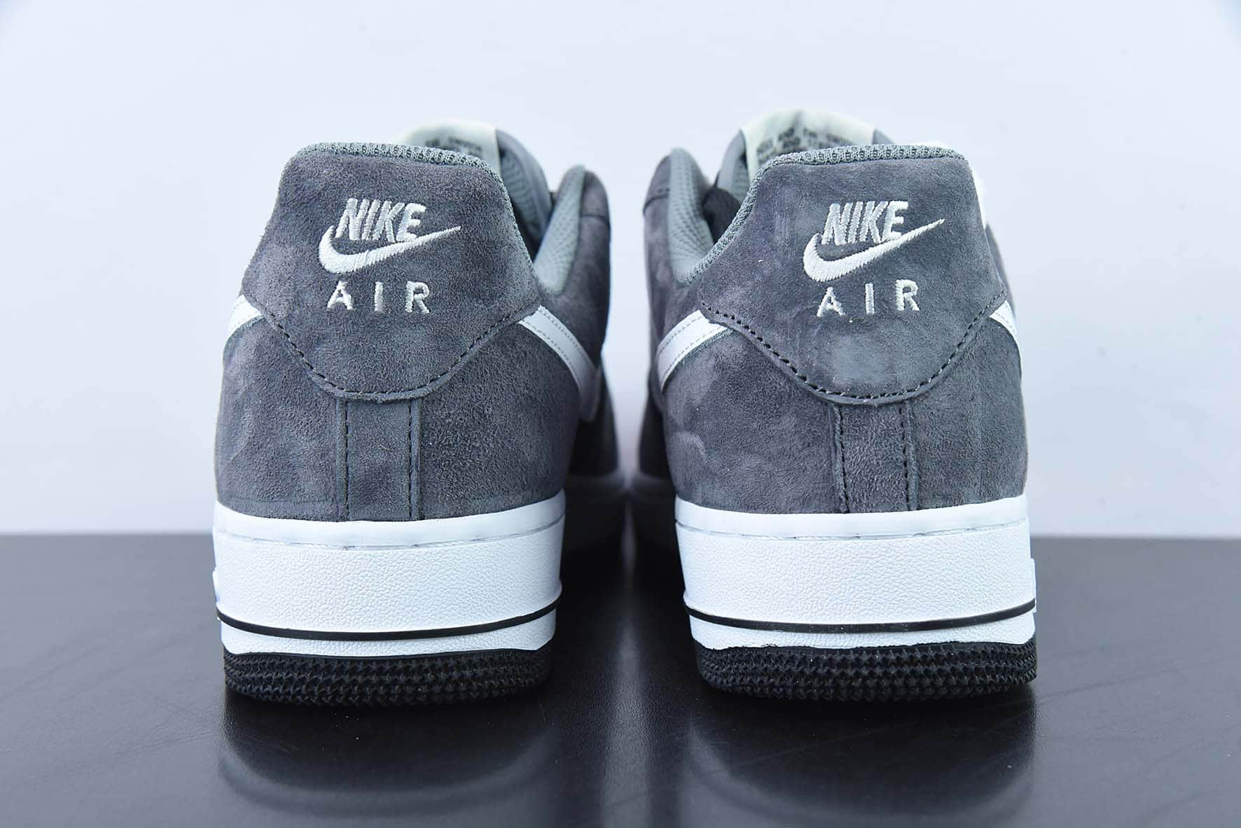 耐克Nike Air Force 1 Low ’07 麂皮黑灰配色空军一号低帮休闲板鞋纯原版本 货号:NT9966-336