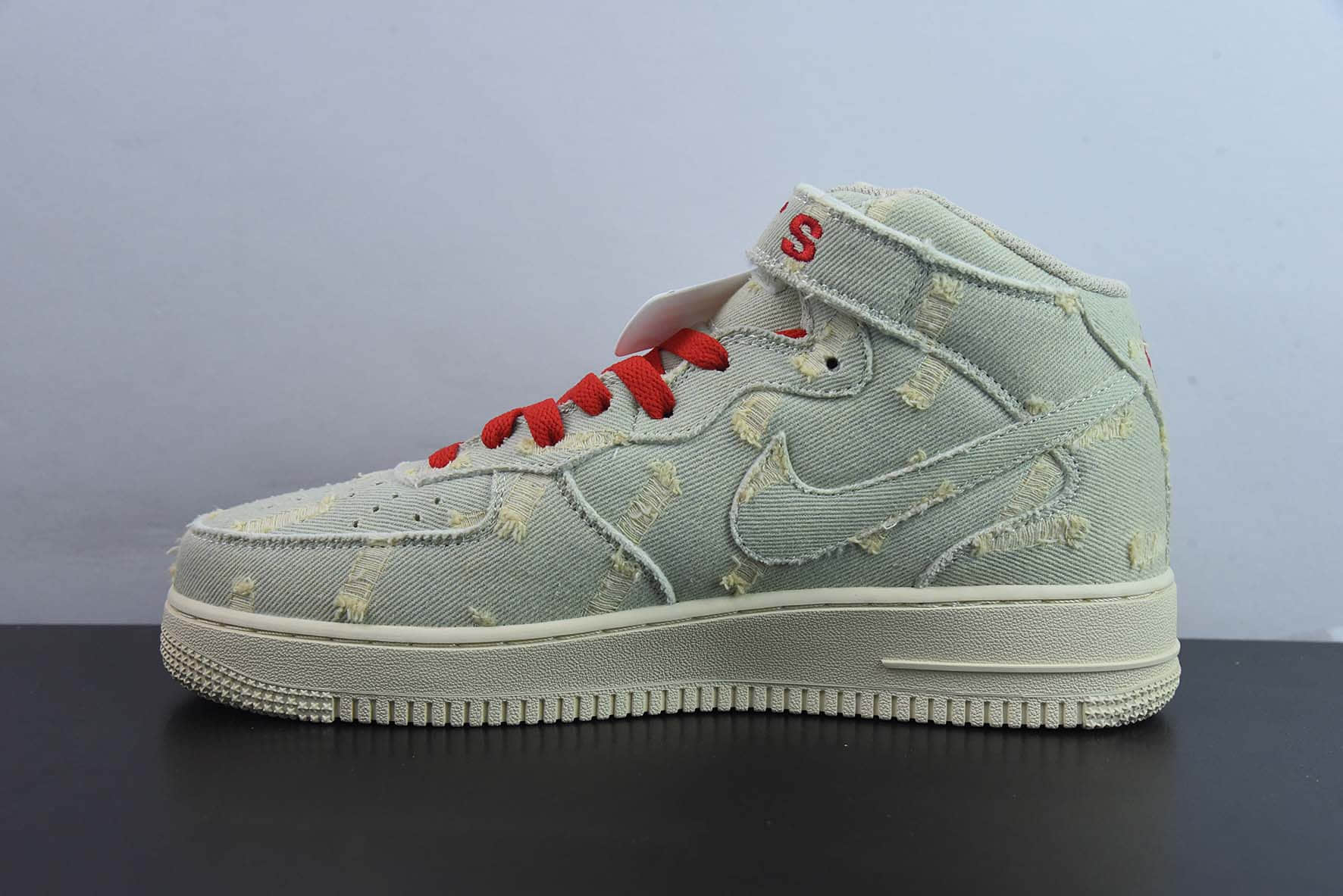 耐克Nike Air Force 1 '07 MID Levi's 李维斯联名水洗淡蓝磨破布空军一号中帮休闲板鞋纯原版本 货号:651122-215