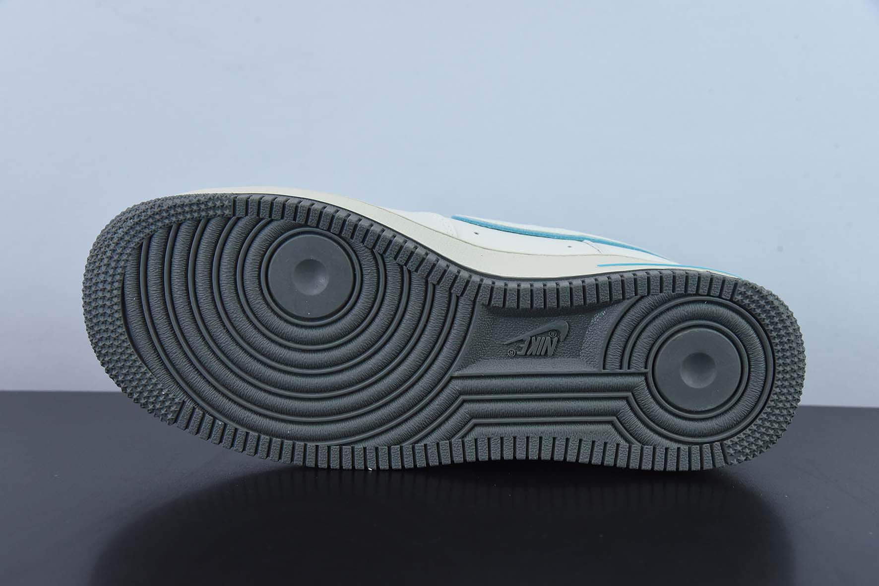 耐克NIke Air Force 1 '07 Low “LV联名--冰蓝满天星”空军一号低帮休闲板鞋纯原版本 货号：HX123-004