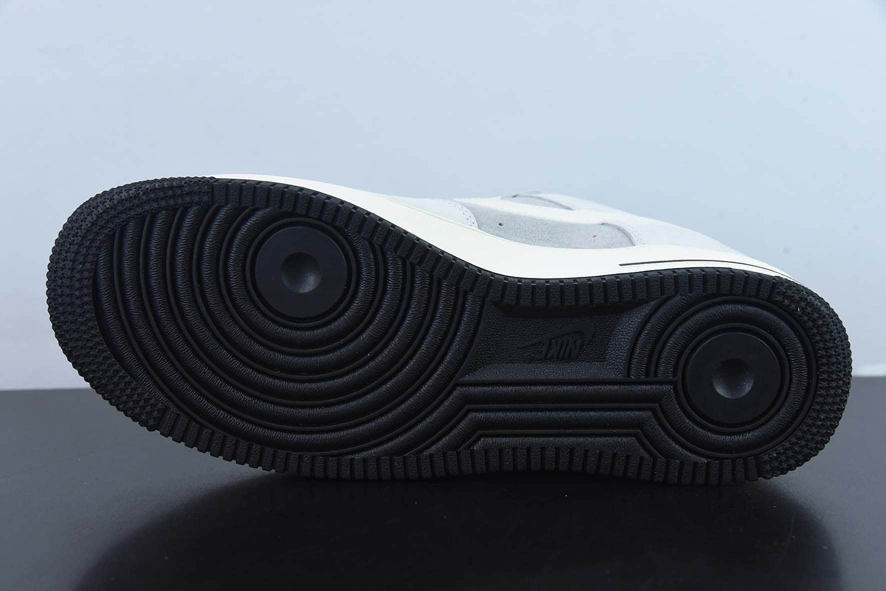 耐克Nike Air Force 1´07 LowGreyWhiteBlack麂皮灰白黑空军一号低帮休闲板鞋纯原版本 货号:KT3396-225