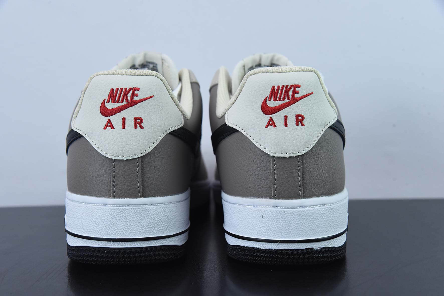 耐克Nike Air Force 1´07 LXXVachetta Tan翻毛奶茶黄棕白空军一号经典低帮休闲板鞋纯原版本 货号：JO8969-785