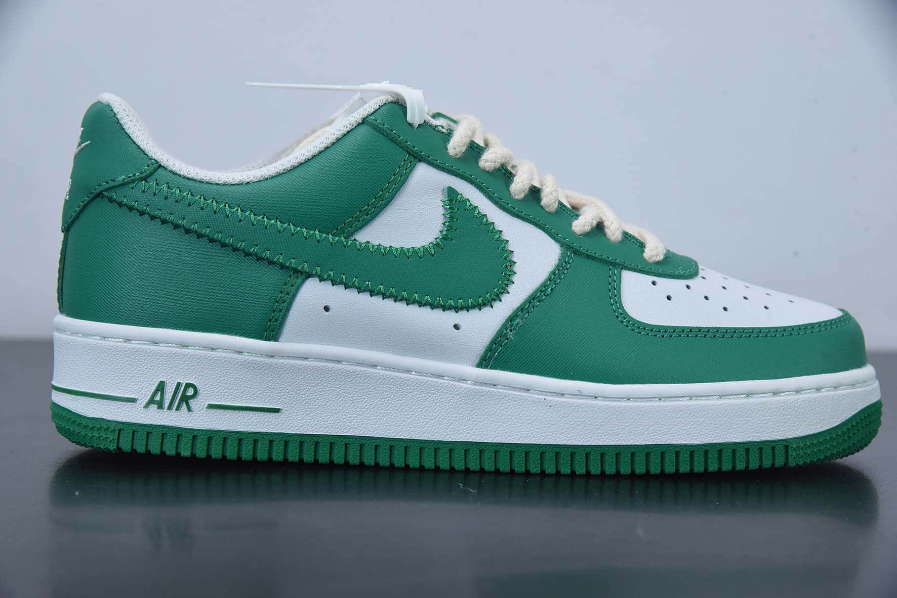 耐克Nike By You Air Force 1'07 Low Retro SP拼接皮革草绿白空军一号低帮休闲板鞋纯原版本 货号:DE0236-011