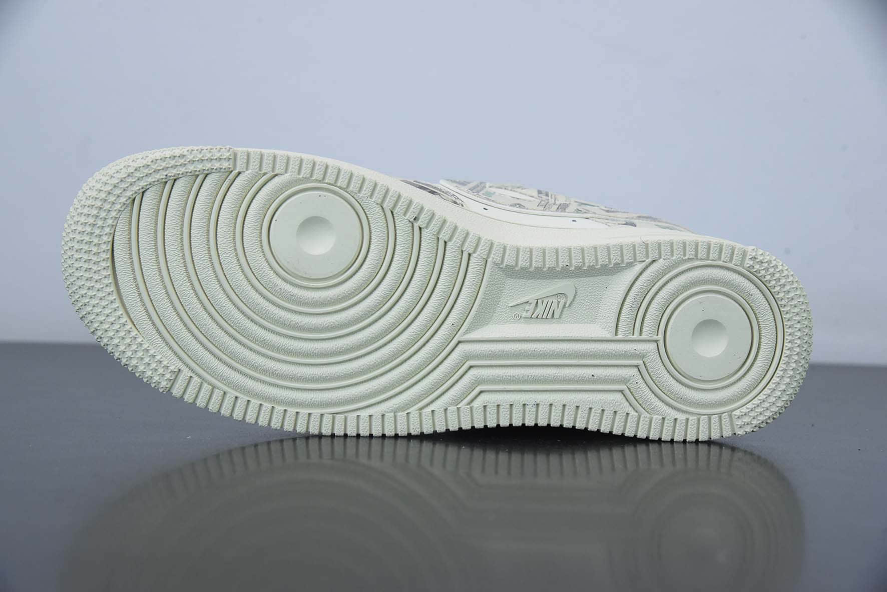 耐克Nike Air Force 1 07 LowUnited States DollarLV皮革米白美金空军一号低帮休闲板鞋纯原版本 货号:CW1188-555