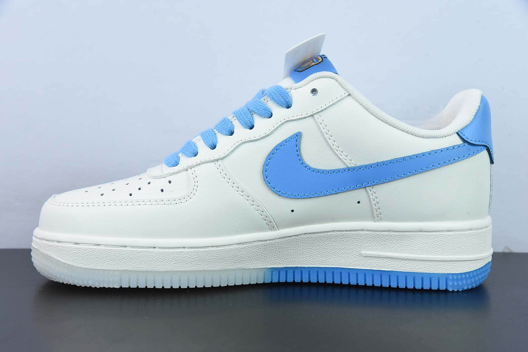 耐克NIke Air Force 1 '07 Low世界杯联名阿根廷—球王梅西空军一号低帮运动休闲板鞋纯原版本 货号:DR9868-800