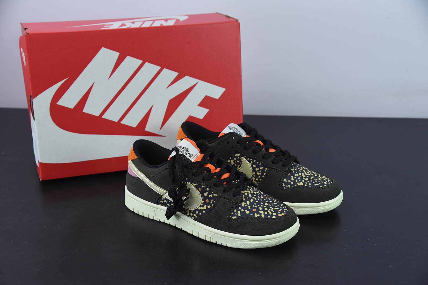 耐克Nike Dunk Low Rainbow Trout 鳝鱼联名款 SB低帮休闲板鞋纯原版本 货号:FH7523-300