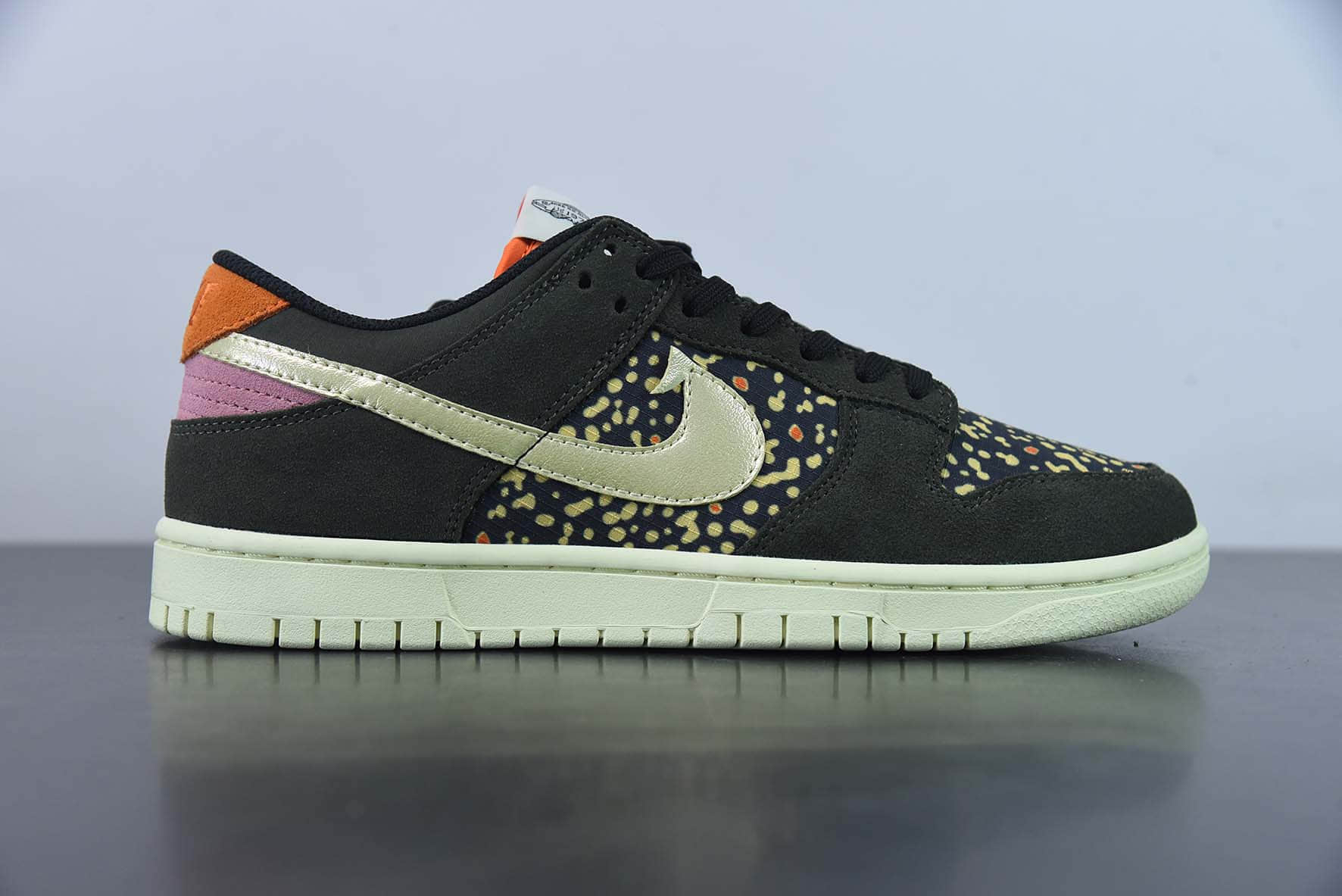 耐克Nike Dunk Low Rainbow Trout 鳝鱼联名款 SB低帮休闲板鞋纯原版本 货号:FH7523-300