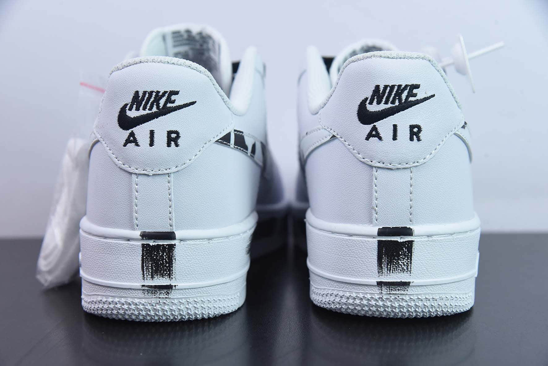 耐克Nike Air Force 1 Low '07 黑白奶牛低帮空军一号休闲板鞋纯原版本 货号:DE0023-001