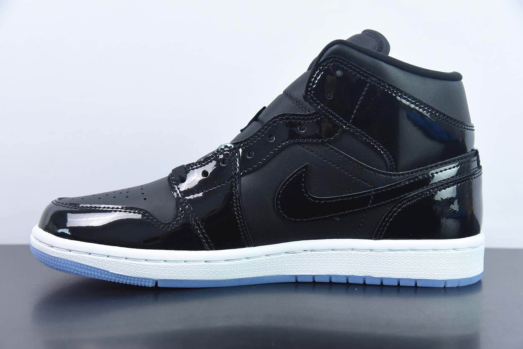 乔丹Air Jordan 1 Mid Space Jam AJ1大灌篮中帮篮球鞋纯原版本 货号：DV1308-004