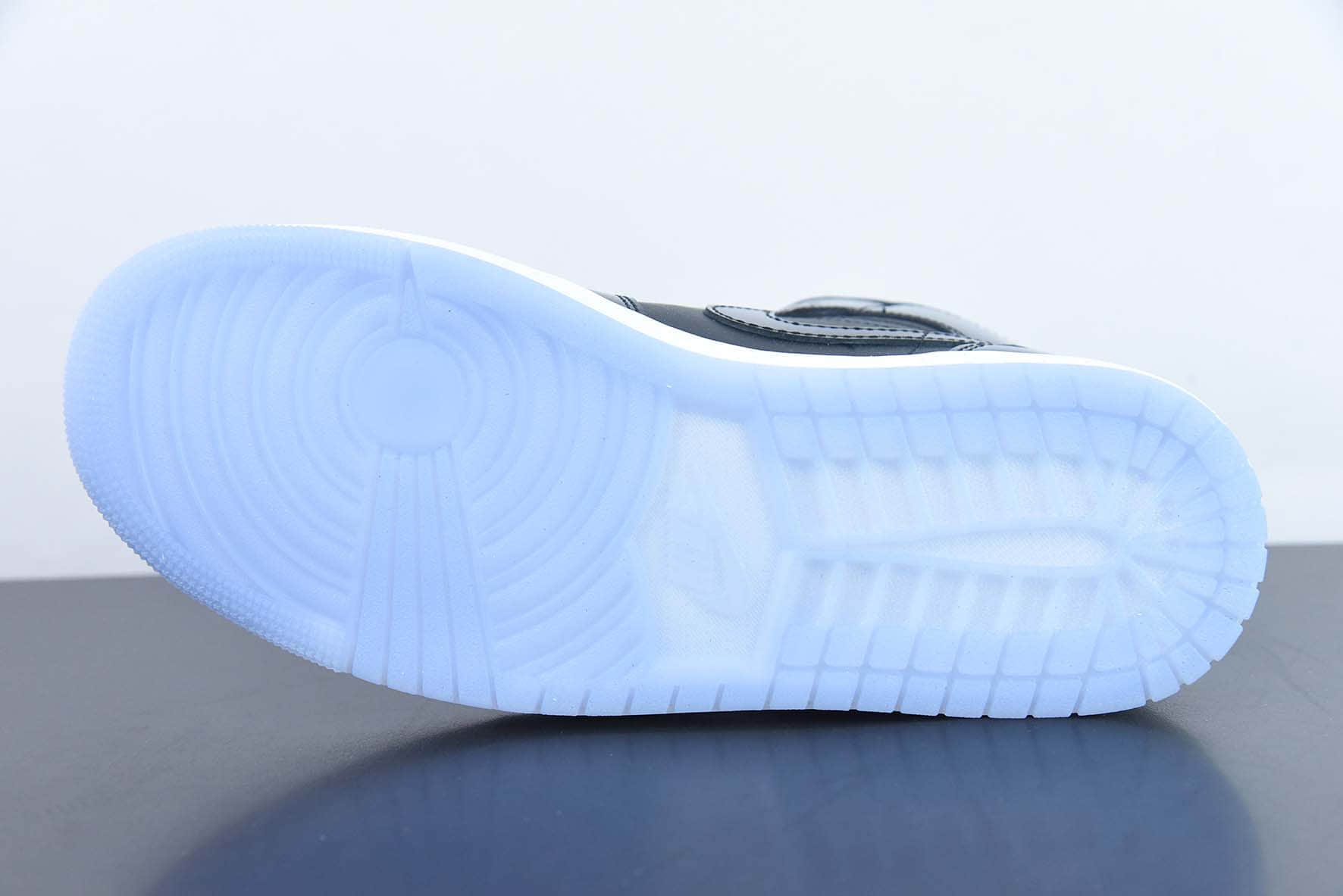 乔丹Air Jordan 1 Mid Space Jam AJ1大灌篮中帮篮球鞋纯原版本 货号：DV1308-004