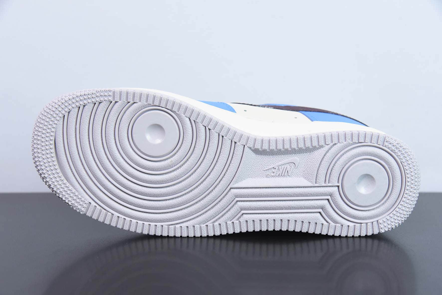 耐克NIke Air Force 1 '07 Low “LV联名米蓝”空军一号低帮休闲板鞋纯原版本 货号: 315115-010