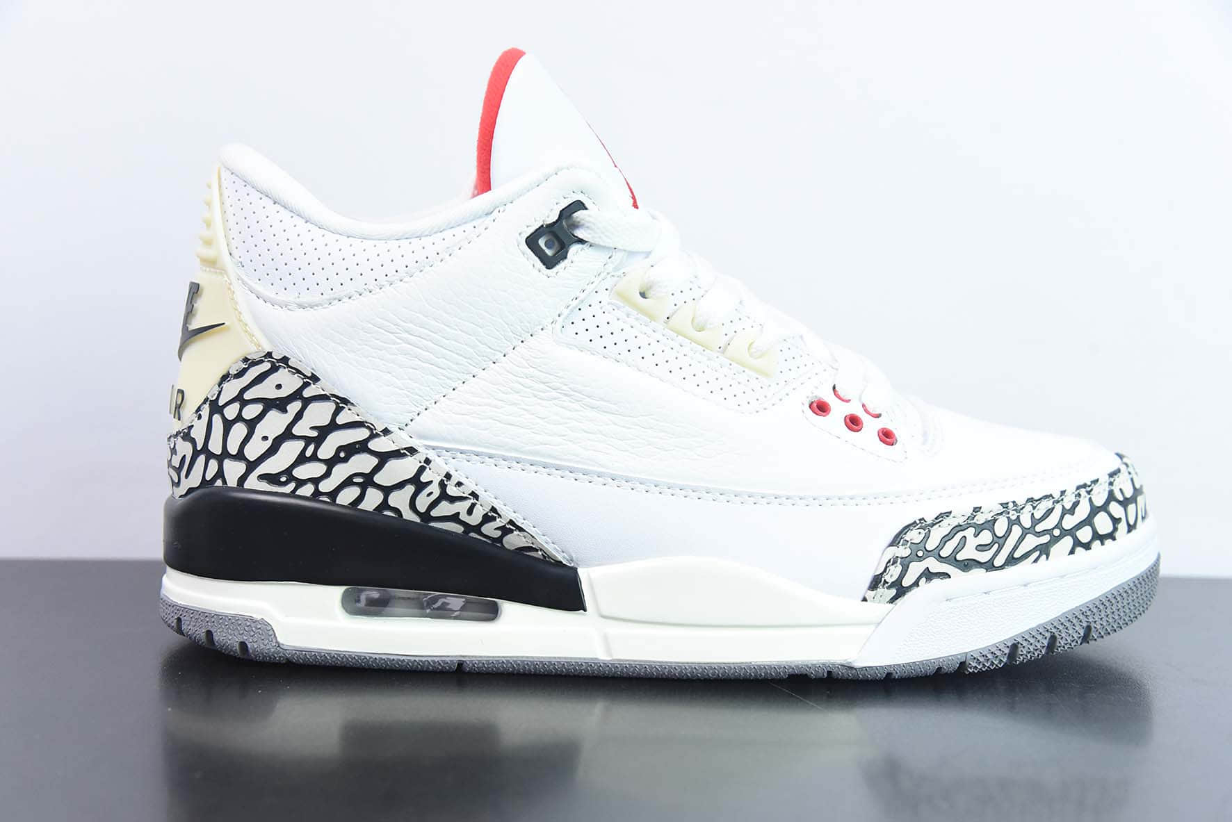 乔丹Air Jordan 3 Retro White Cement Reimagined AJ3白灰配色小白水泥篮球鞋纯原版本 货号：DN3707-100