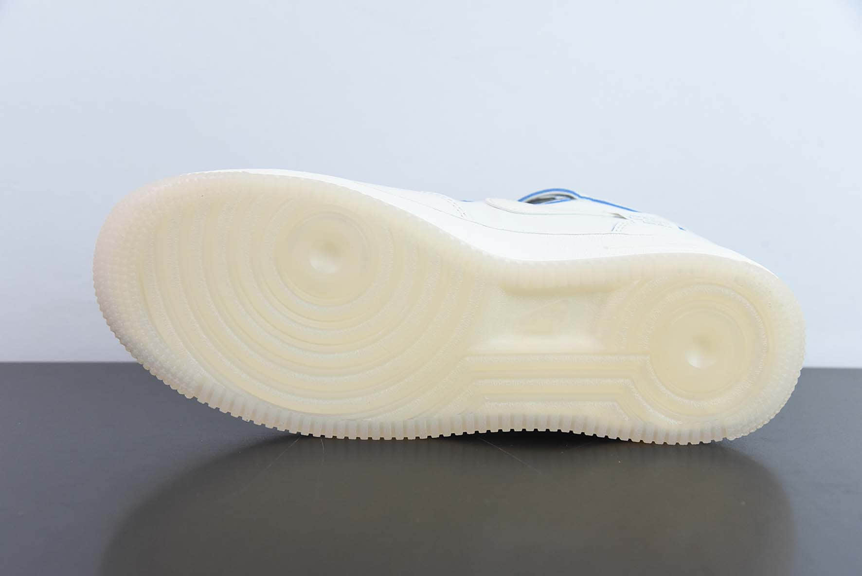 耐克Nike Air Force 1'07 MI'd “Pearl white” “珍珠白” 空军一号中帮休闲板鞋纯原版本 货号:FB1869-055