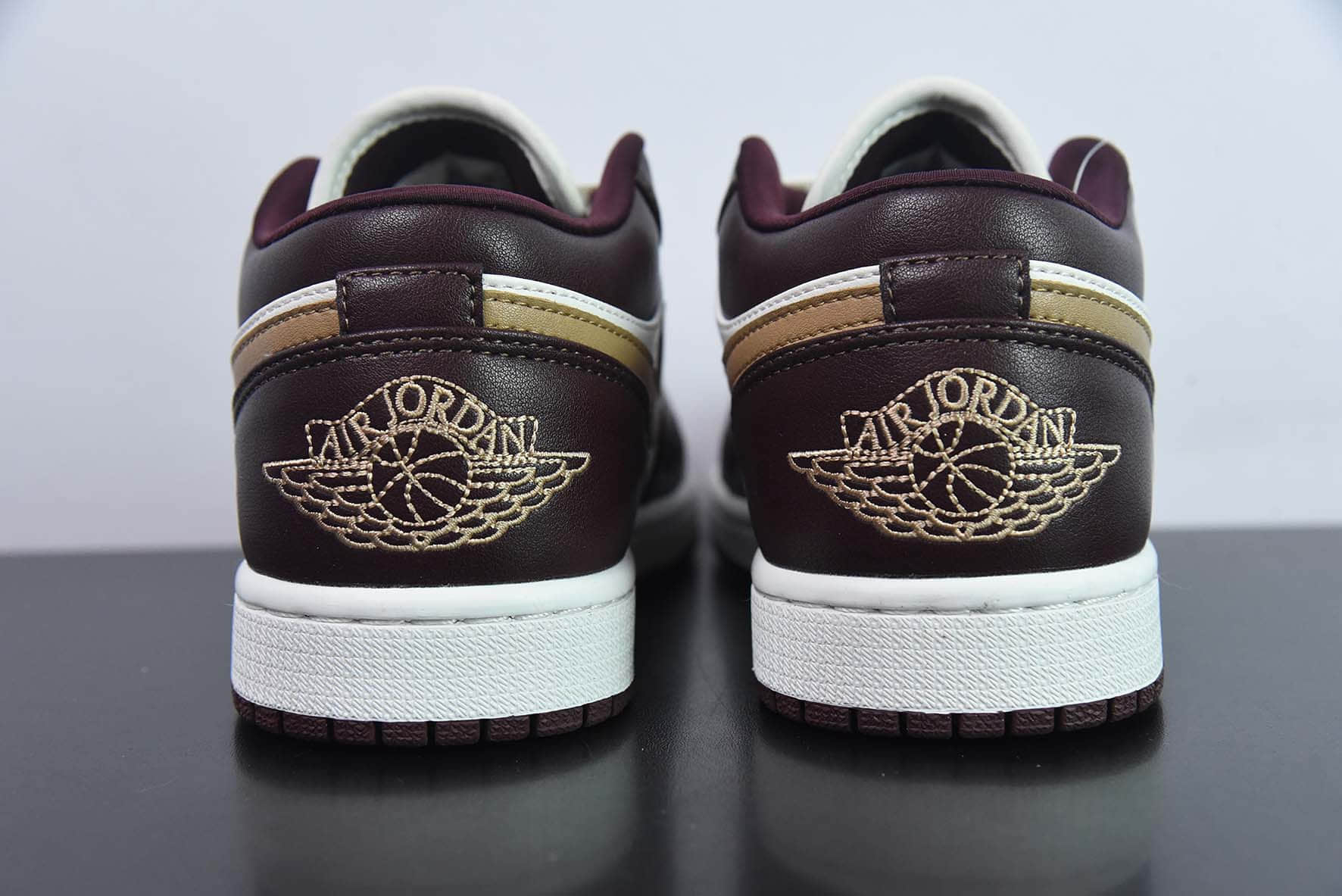 乔丹Air Jordan 1 Low AJ1摩卡咖啡低帮复古篮球鞋纯原版本 货号：DC0774-200 