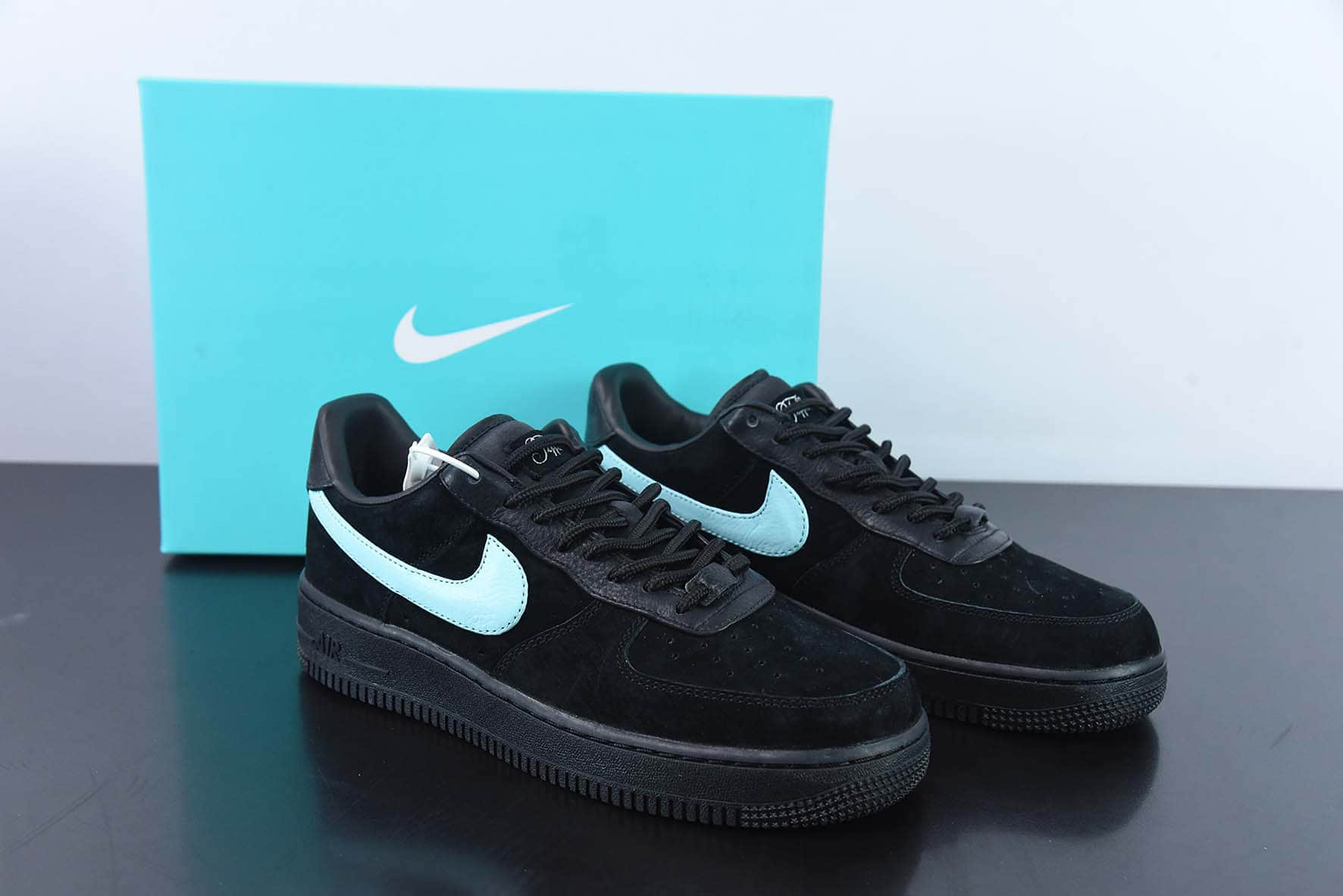 耐克Nike Tiffany & CO x Nk Air Force 1 Low 1837 詹姆斯同款蒂芙尼黑蓝联名空军一号低帮板鞋纯原版本 货号:DZ1382-001