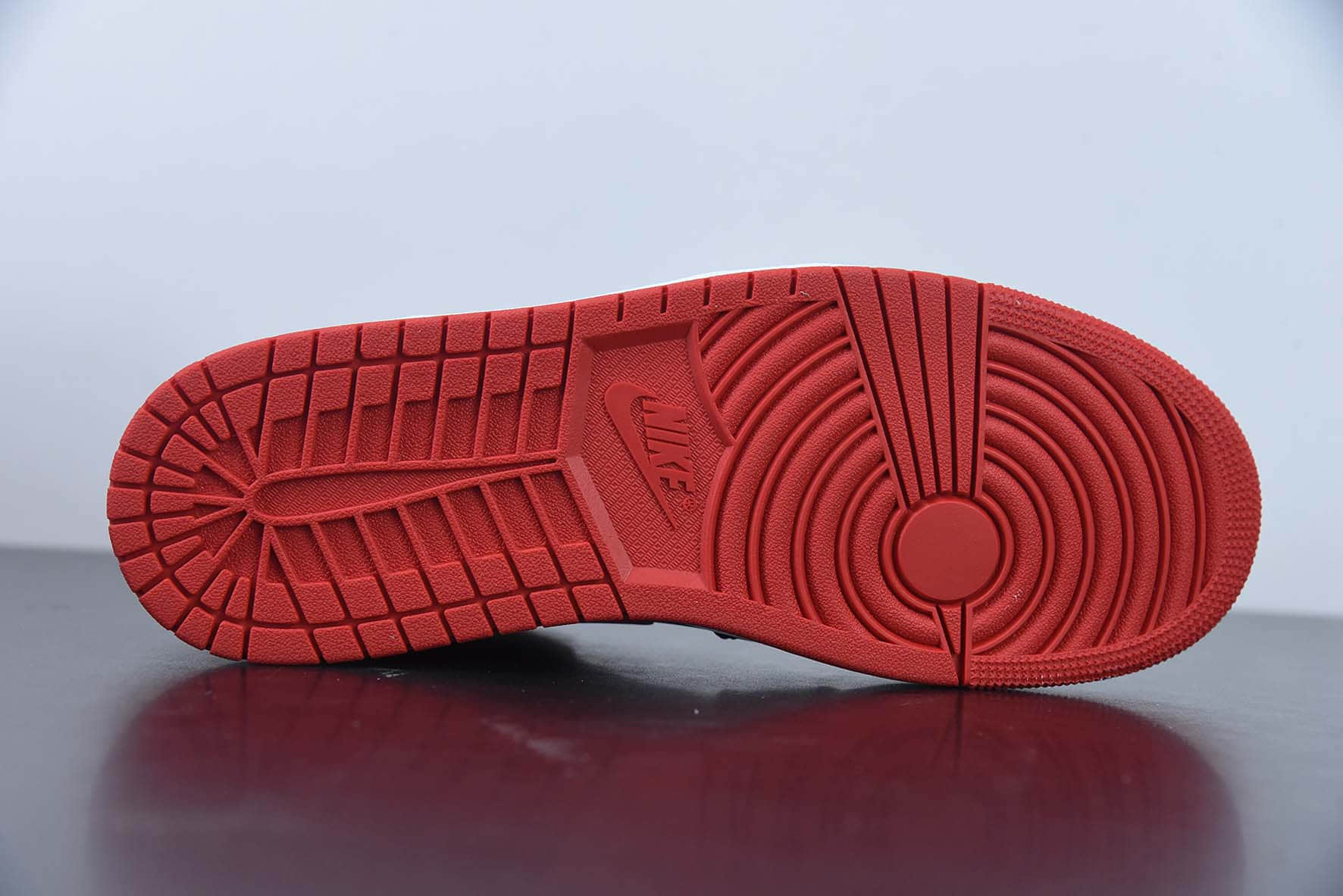 乔丹Air Jordan 1 Mid Alternate Bred AJ1黑红禁穿中帮篮球鞋纯原版本 货号:DQ8426-060