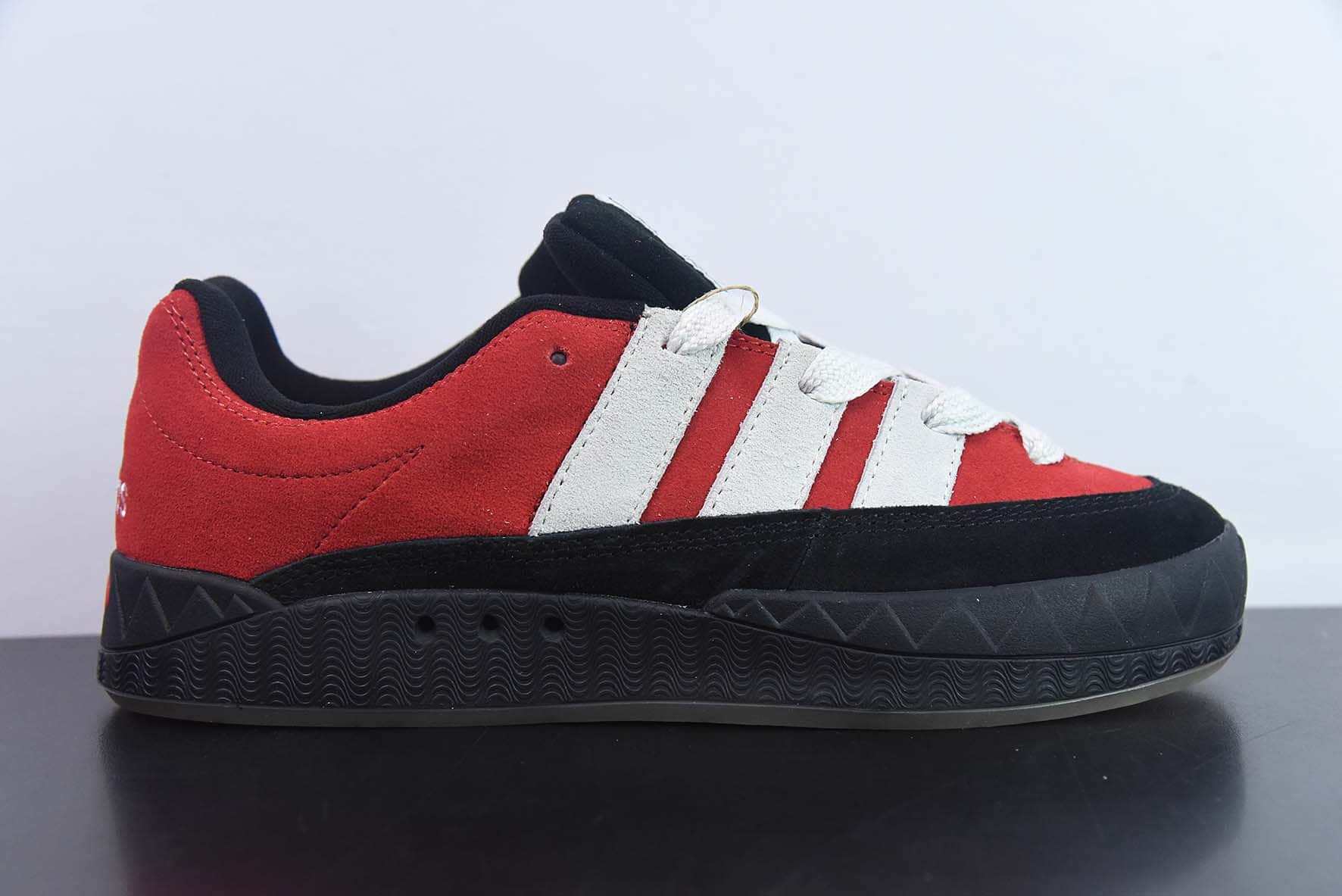 阿迪达斯Adidas Adimatic Low 马蒂奇系列黑红低帮复古鲨鱼面包鞋运动休闲滑板板鞋纯原版本 货号:GY2903