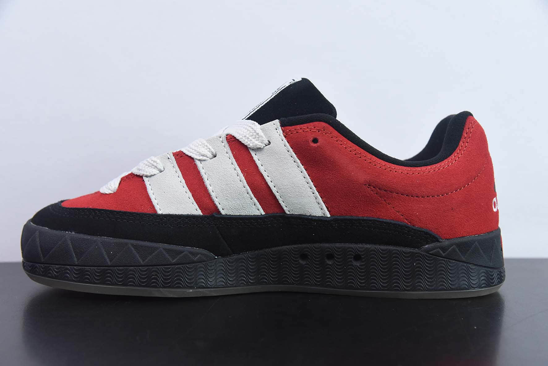 阿迪达斯Adidas Adimatic Low 马蒂奇系列黑红低帮复古鲨鱼面包鞋运动休闲滑板板鞋纯原版本 货号:GY2903