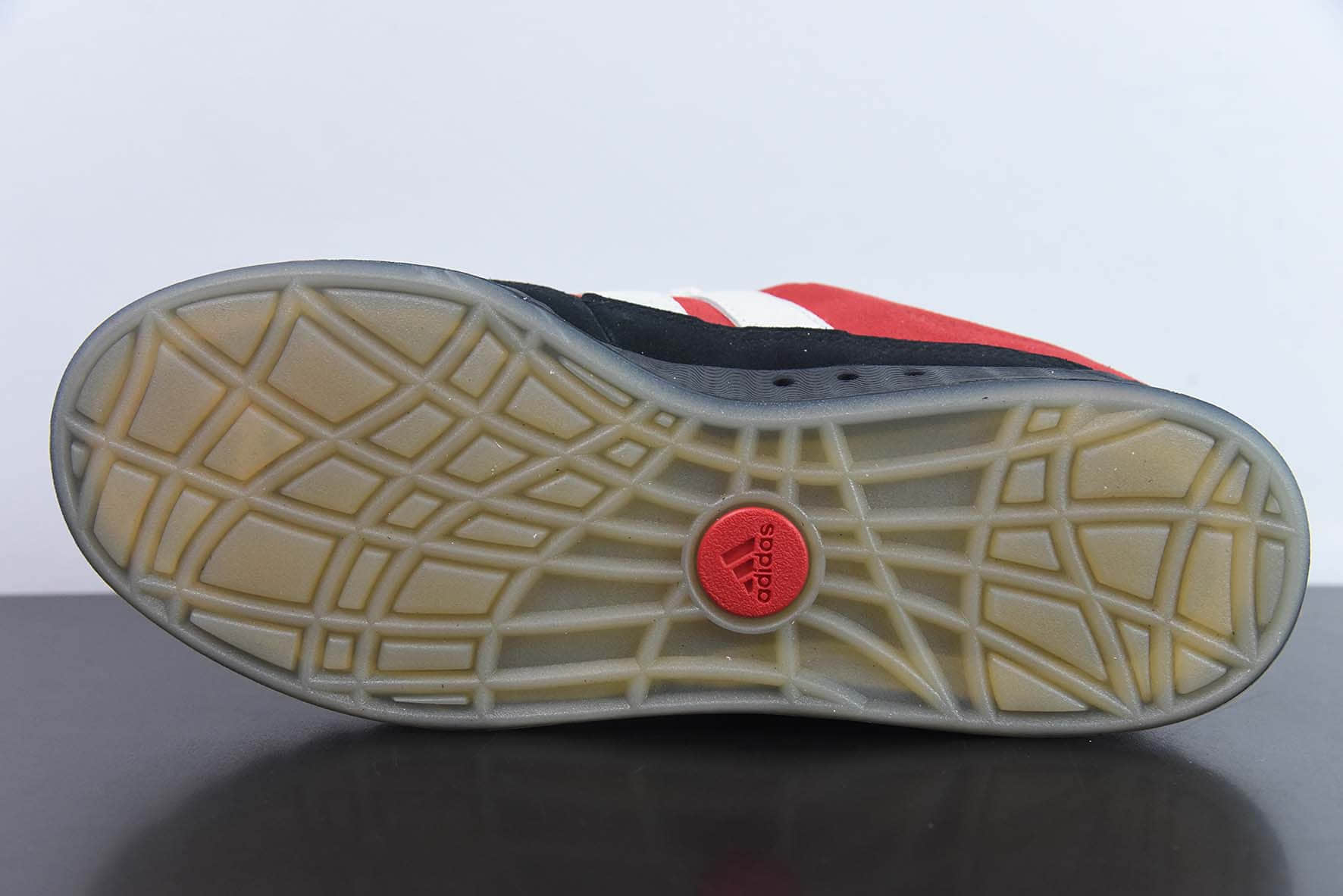 阿迪达斯Adidas Adimatic Low 马蒂奇系列黑红低帮复古鲨鱼面包鞋运动休闲滑板板鞋纯原版本 货号:GY2903