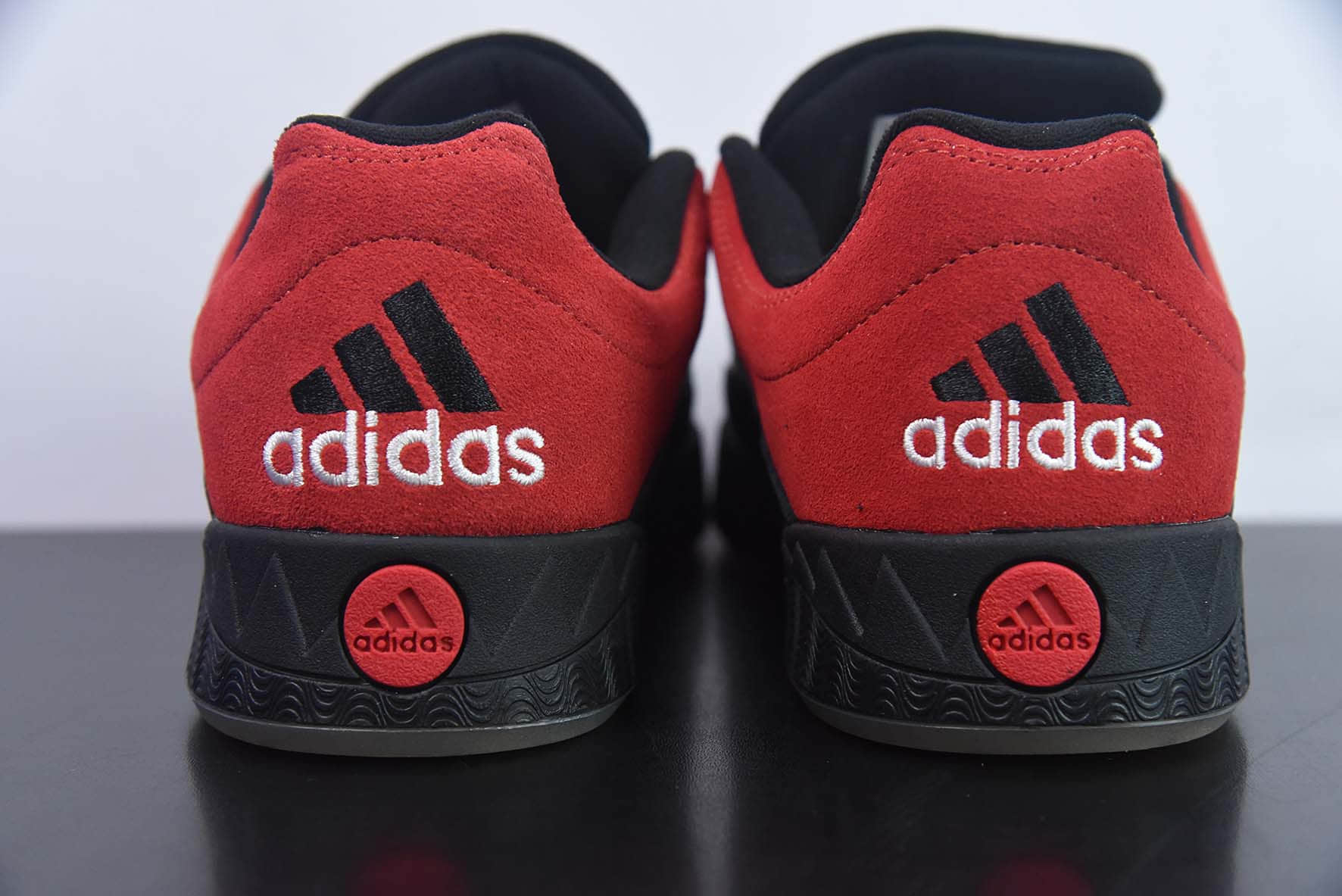 阿迪达斯Adidas Adimatic Low 马蒂奇系列黑红低帮复古鲨鱼面包鞋运动休闲滑板板鞋纯原版本 货号:GY2903