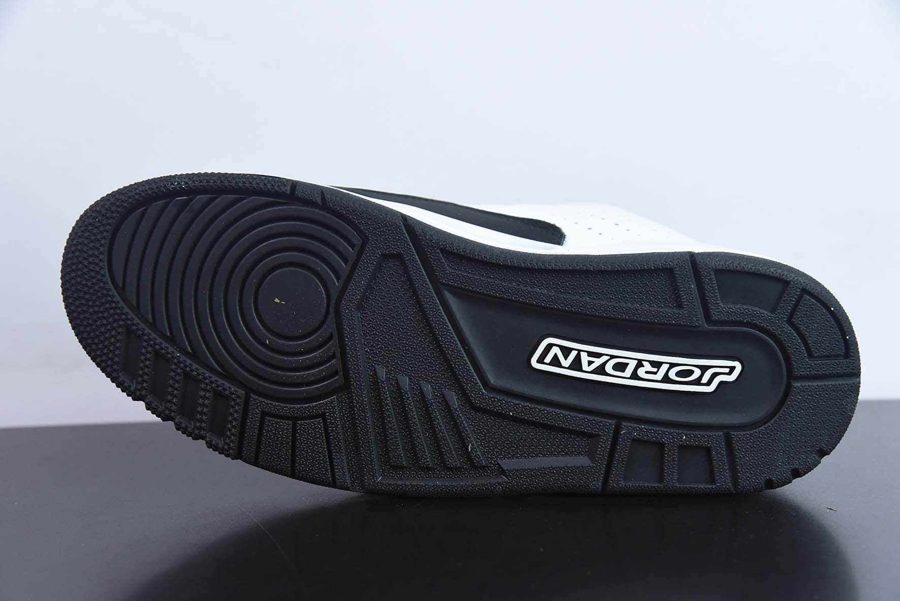 乔丹AIR Jordan Courtside 23迈克尔·乔丹 AJ23代皮革黑白红简版中帮复古做旧休闲运动文化篮球鞋纯原版本 货号:DZ2791-101