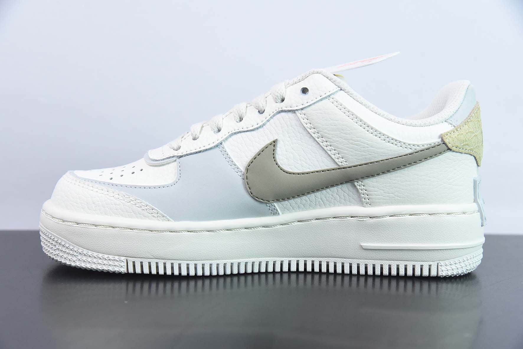 耐克Nike WMNS Air Force 1 ShadowPython马卡龙系列蛋糕奶米白深棕鸳鸯钩子空军一号轻量增高低帮百搭板鞋纯原版本 货号:FD0804-100