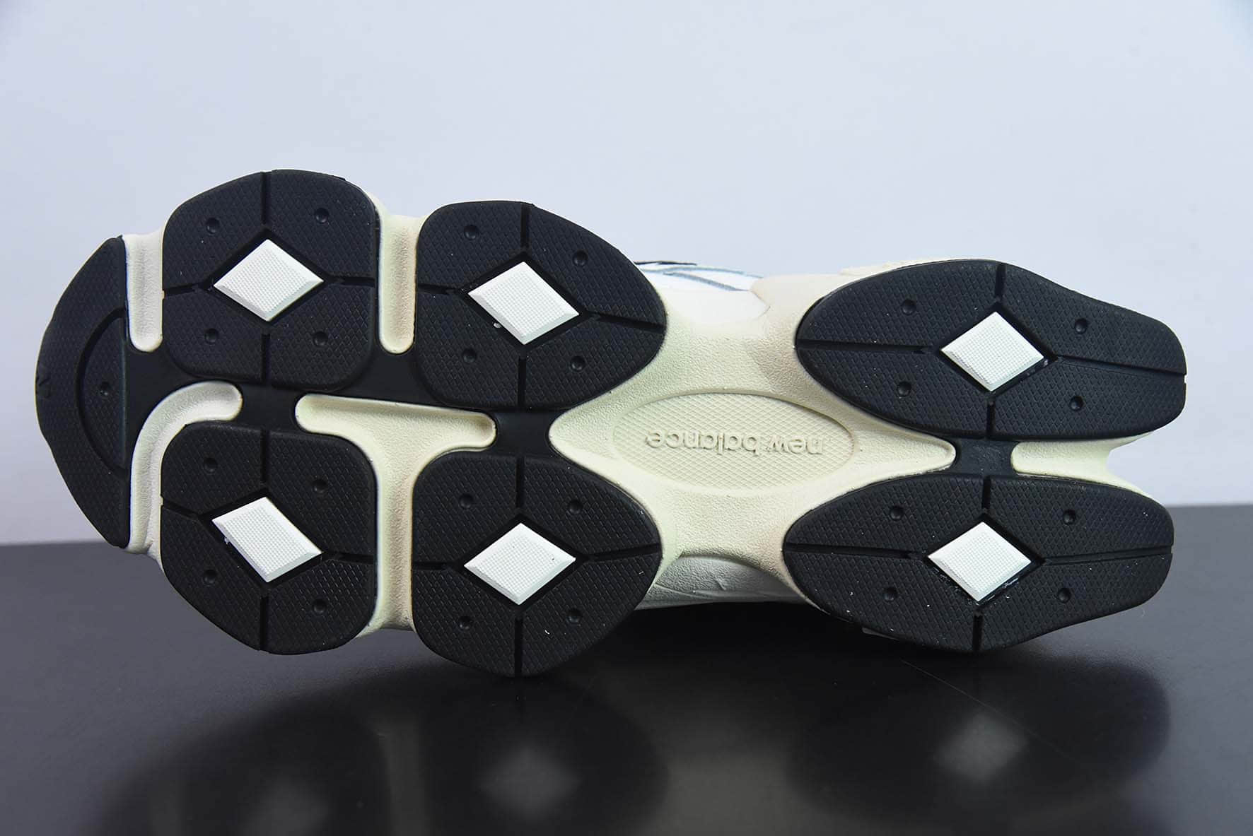 新百伦New BalanceJoe Freshgoods x New Balance NB9060 联名款黑白色复古休闲运动慢跑鞋纯原版本 货号:U9060AAB