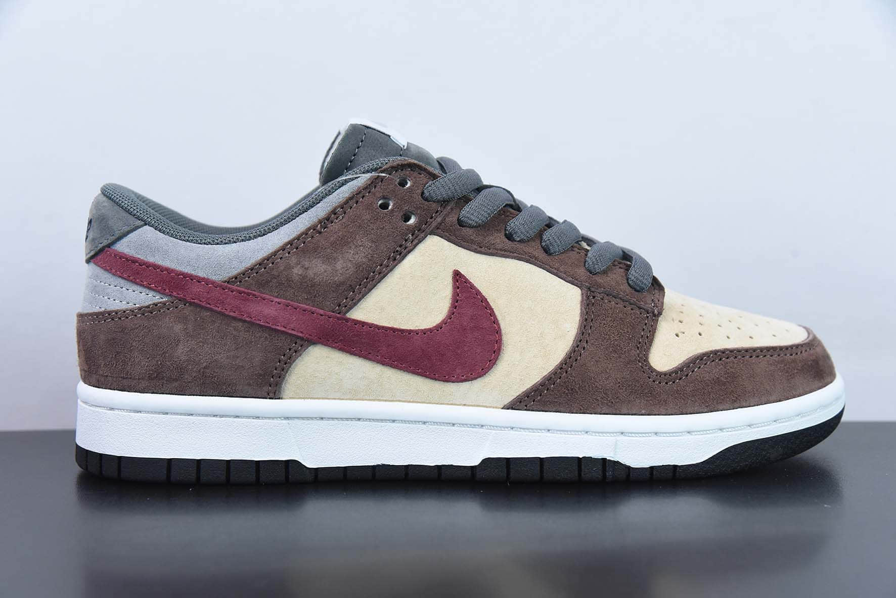耐克Nike Otomo Katsuhiro x Nike SB Dunk Low Steamboy OST大友克洋联名麂皮枣棕复古动漫麂皮扣篮系列低帮休闲运动滑板板鞋纯原版本 货号:CV1026-053