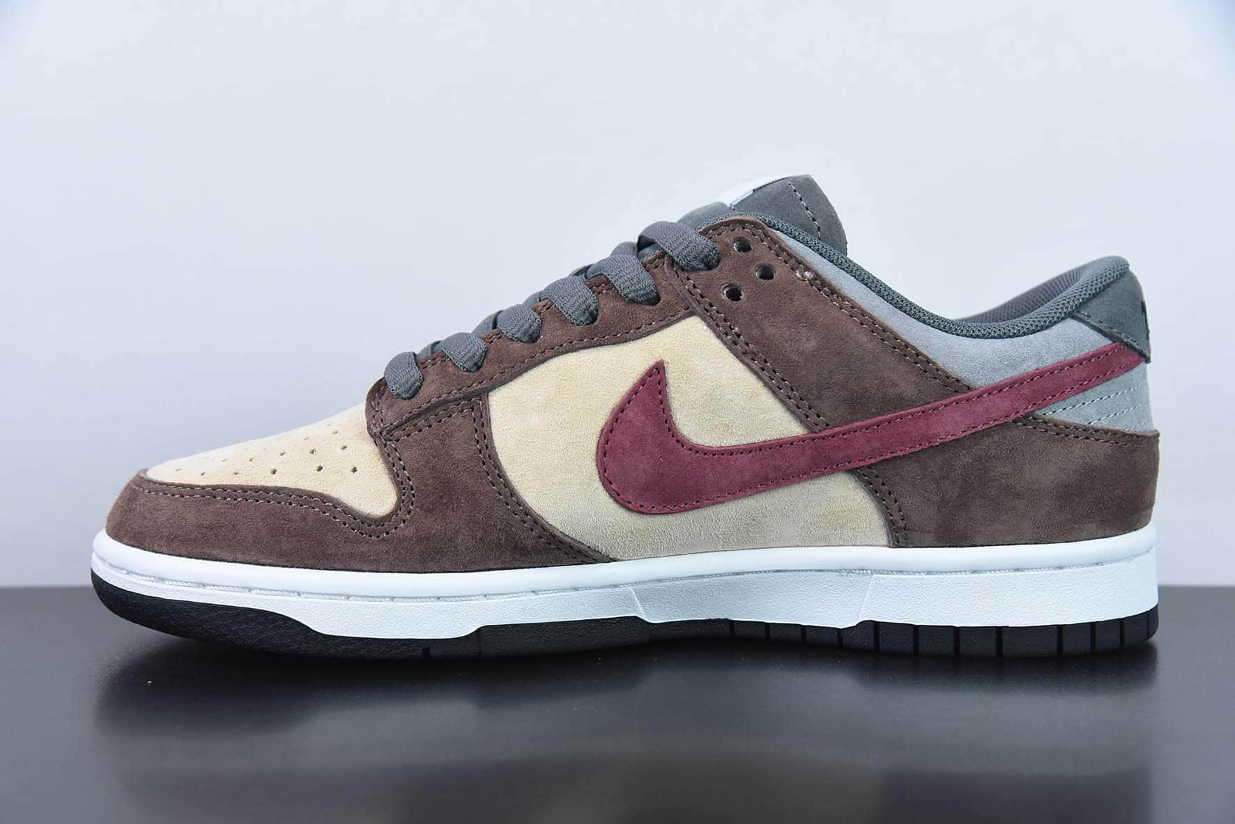 耐克Nike Otomo Katsuhiro x Nike SB Dunk Low Steamboy OST大友克洋联名麂皮枣棕复古动漫麂皮扣篮系列低帮休闲运动滑板板鞋纯原版本 货号:CV1026-053