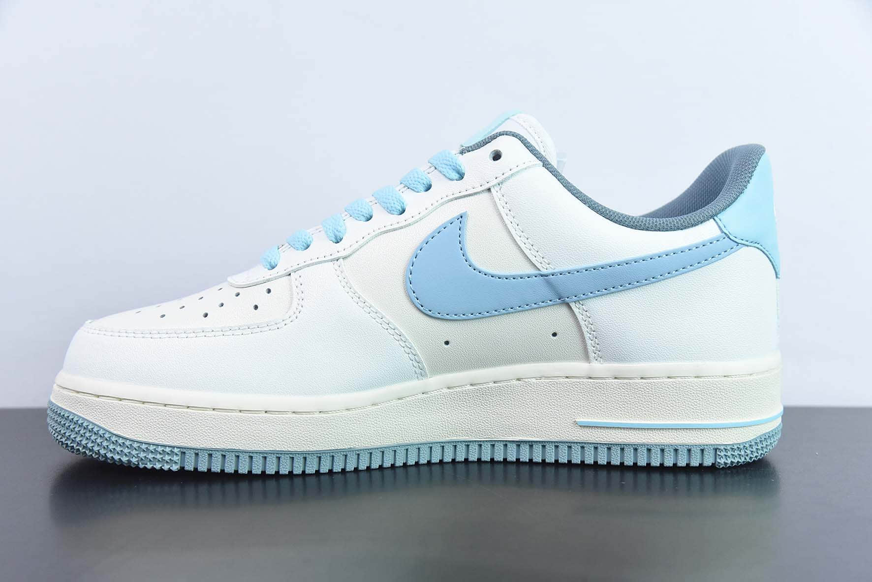 耐克Nike Air Force 1’07 LowBeige WhiteLight Blue皮革拼接白米浅蓝空军一号经典低帮百搭休闲运动板鞋纯原版本 货号：YY3188-101