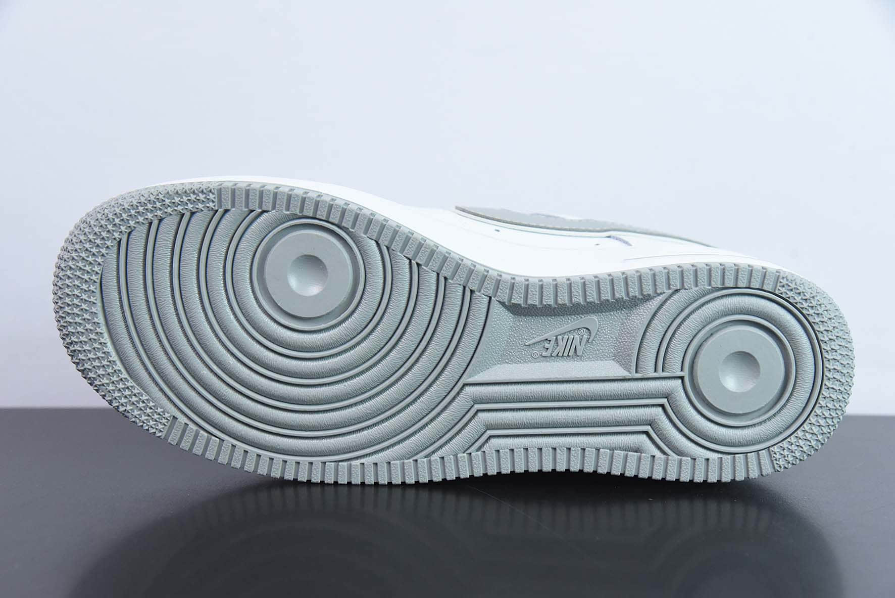 耐克Nike Air Force 1灰白刺绣小勾空军一号低帮休闲运动板鞋纯原版本 货号:CV5696-961