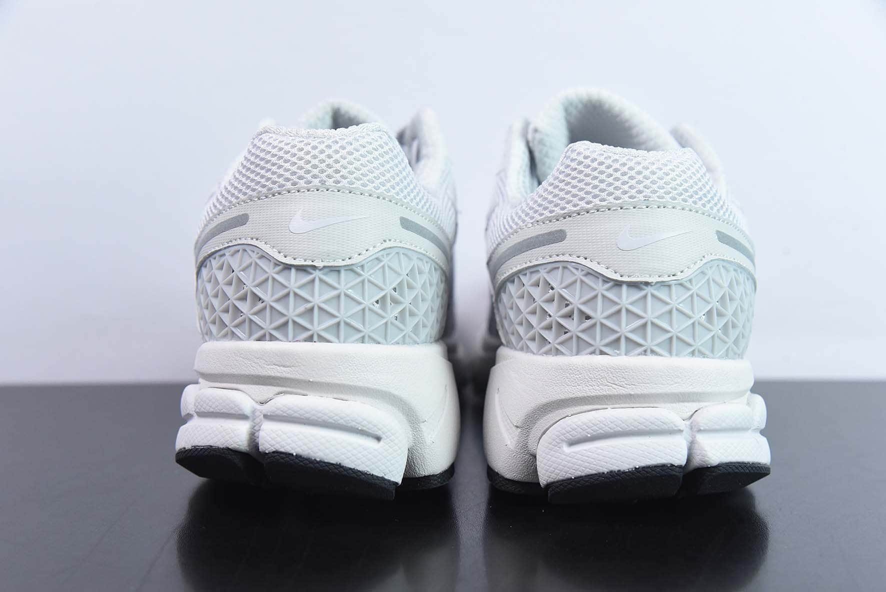 耐克Nike Zoom Vomero 5Dark Grey佛莫罗5代系列经典“炭灰银”运动鞋纯原版本 货号:BV1358-001