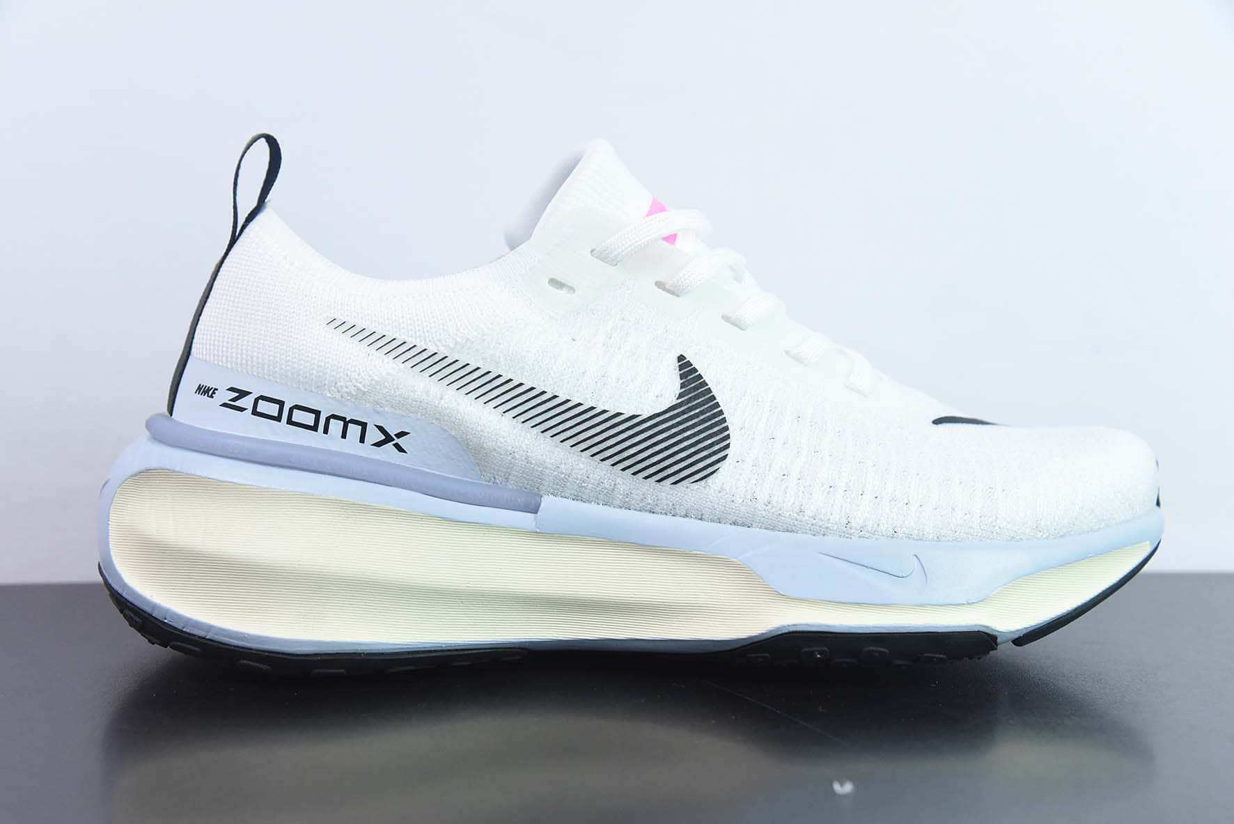耐克NIKE Zoom X Invincible Run Fk 3 针织白黑浅蓝粉马拉松机能风格运动鞋纯原版本 货号：DR2615-100 