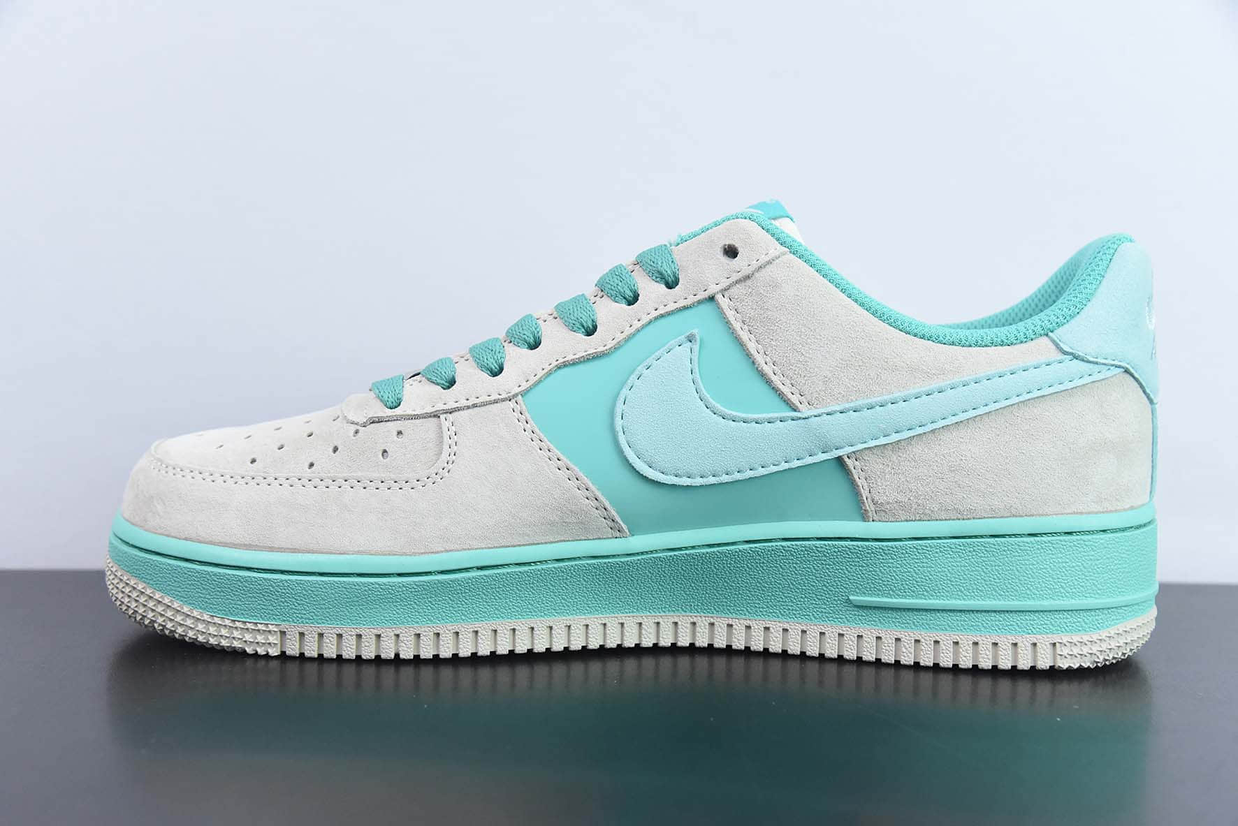 耐克Nike iffany & Co. x Nk Air Force 1'07 Low SP Friends and Family 蒂芙尼灰蓝亚洲限定联名款空军一号低帮休闲板鞋纯原版本 货号:DZ1382-222
