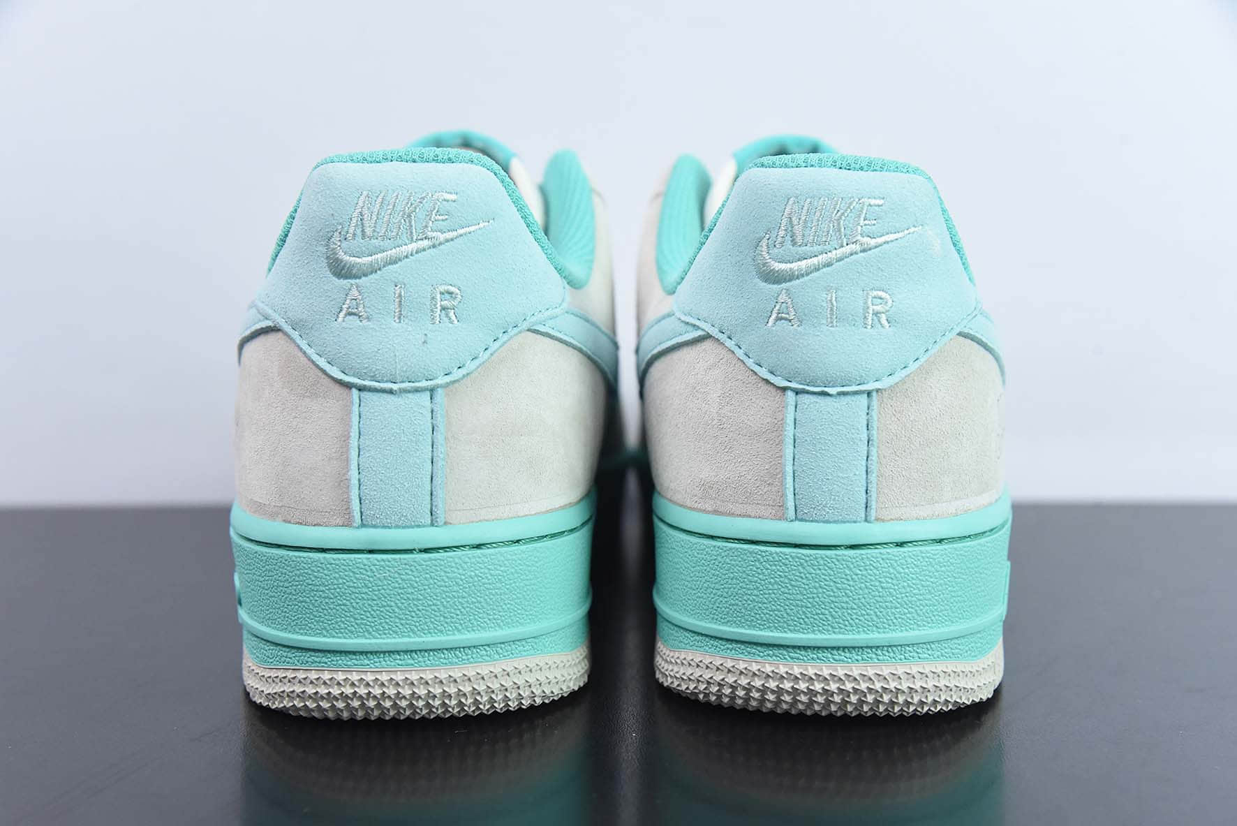 耐克Nike iffany & Co. x Nk Air Force 1'07 Low SP Friends and Family 蒂芙尼灰蓝亚洲限定联名款空军一号低帮休闲板鞋纯原版本 货号:DZ1382-222