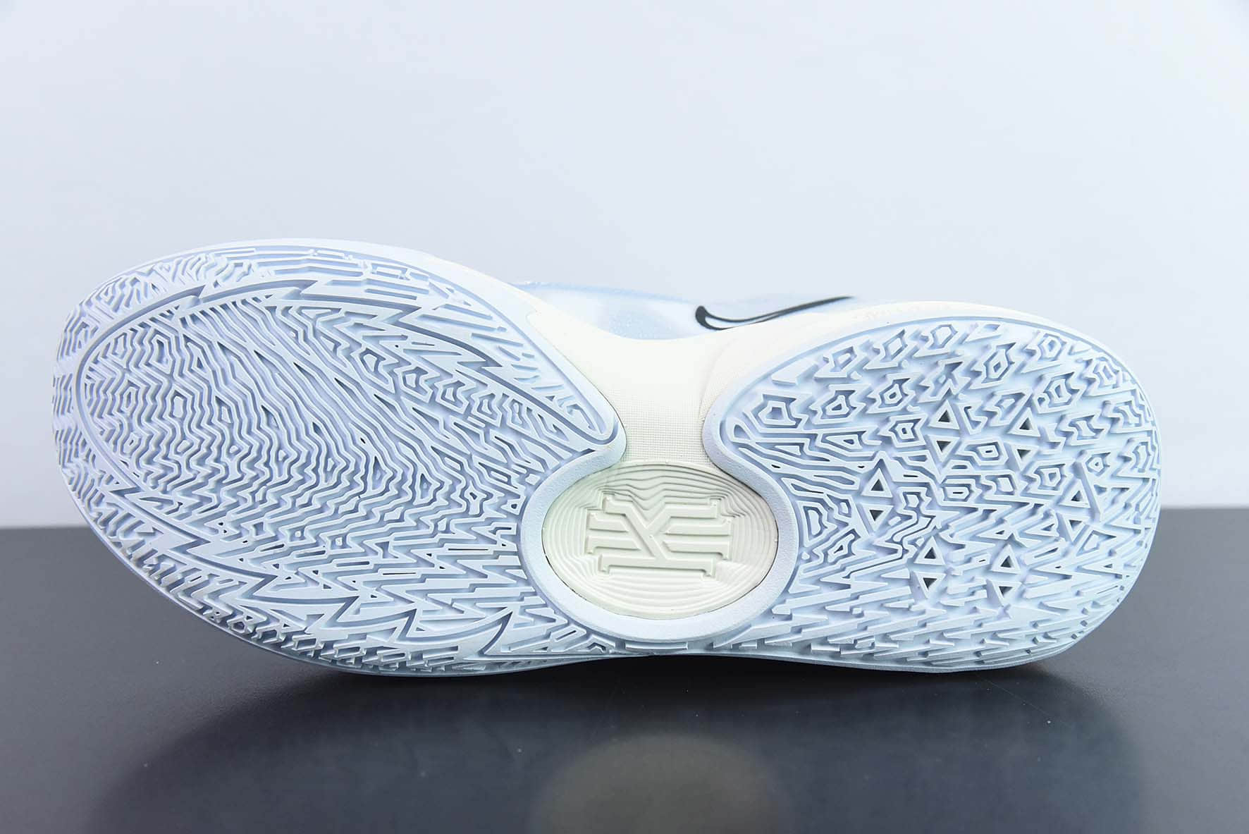 欧文Kyrie Low EP Bounce欧文5代灰蓝男子实战篮球鞋纯原版本 货号:DJ6012-003