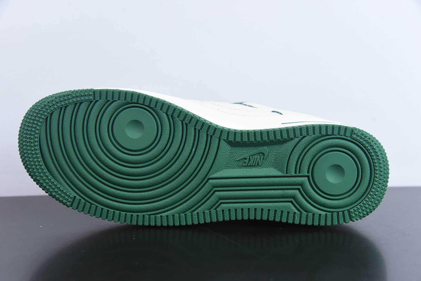 耐克Nike Air Force 1 '07 Low 米绿珠光马克笔空军一号低帮休闲板鞋纯原版本 货号：DD9915-600 