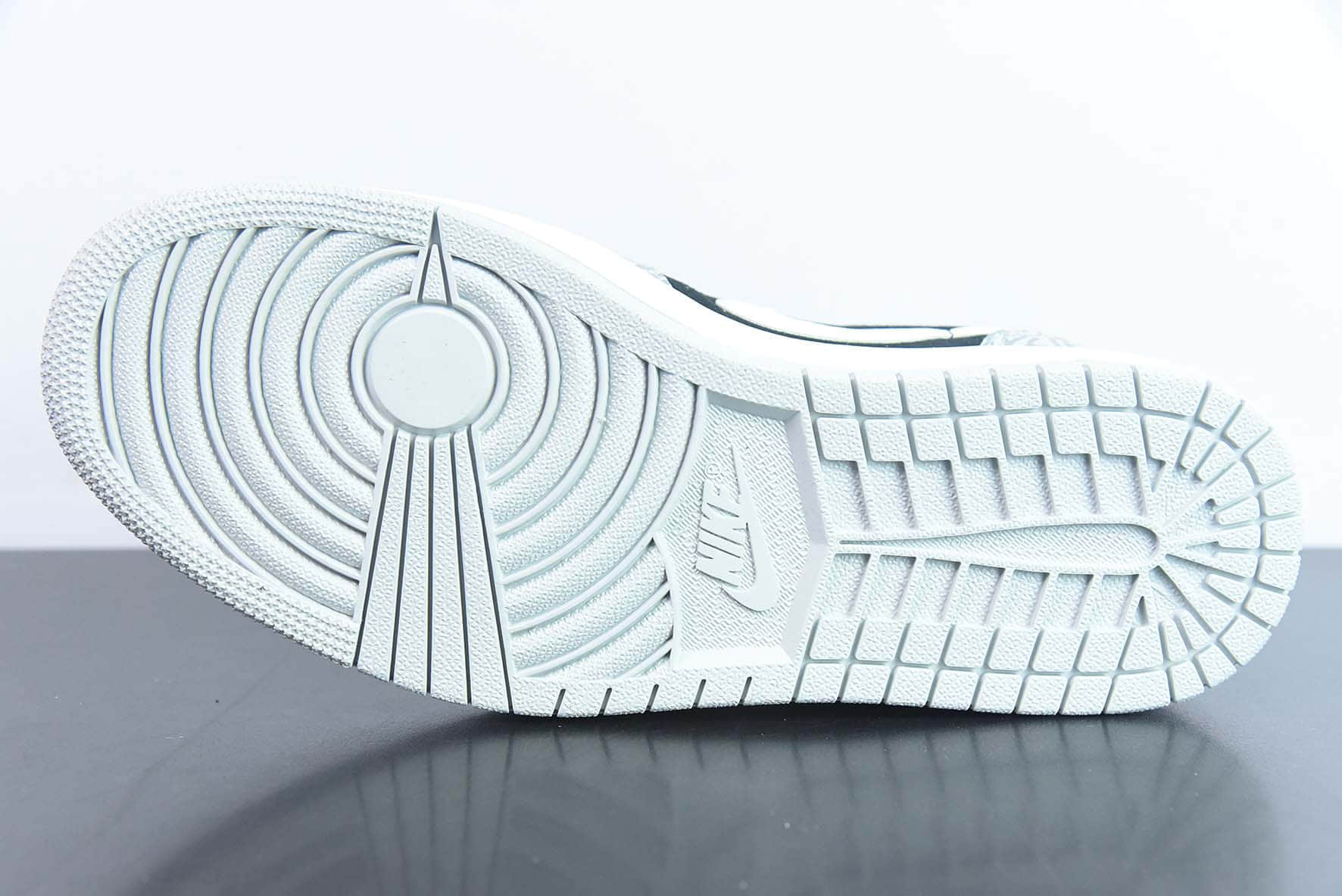 乔丹Air Jordan 1 Low OG Black Cement AJ1 乔1黑水泥低帮文化休闲板鞋纯原版本 货号:CZ0790-001