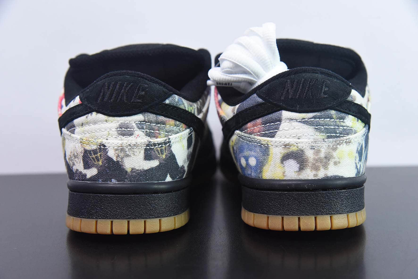 耐克Nike Supreme x NK SB Dunk Low 联名黑涂鸦SB低帮休闲板鞋纯原版本 货号:FD8778-001