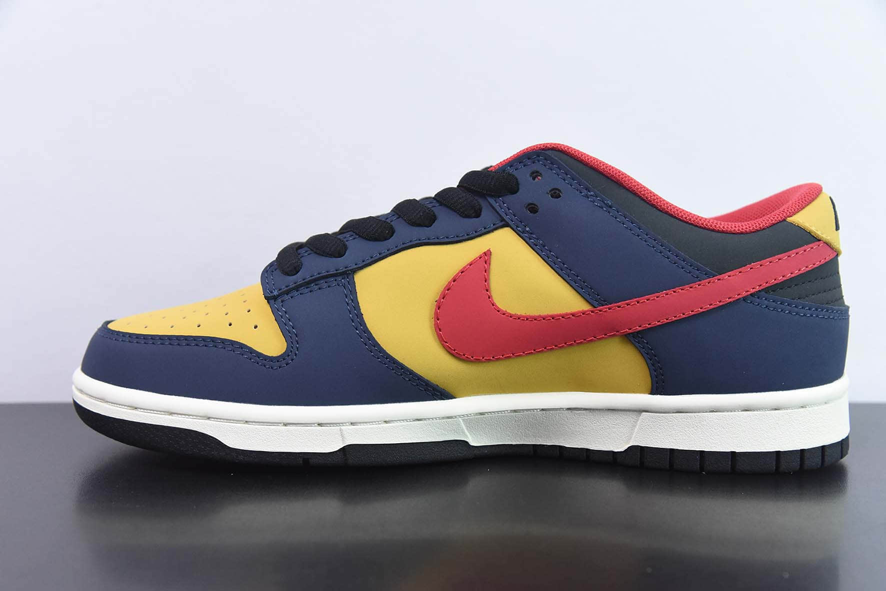 耐克Nike Otomo Katsuhiro x Nike SB Dunk Low Steamboy OST 大友克洋联名蓝黄红勾扣篮系列低帮休闲运动滑板板鞋纯原版本 货号:KK6388-639