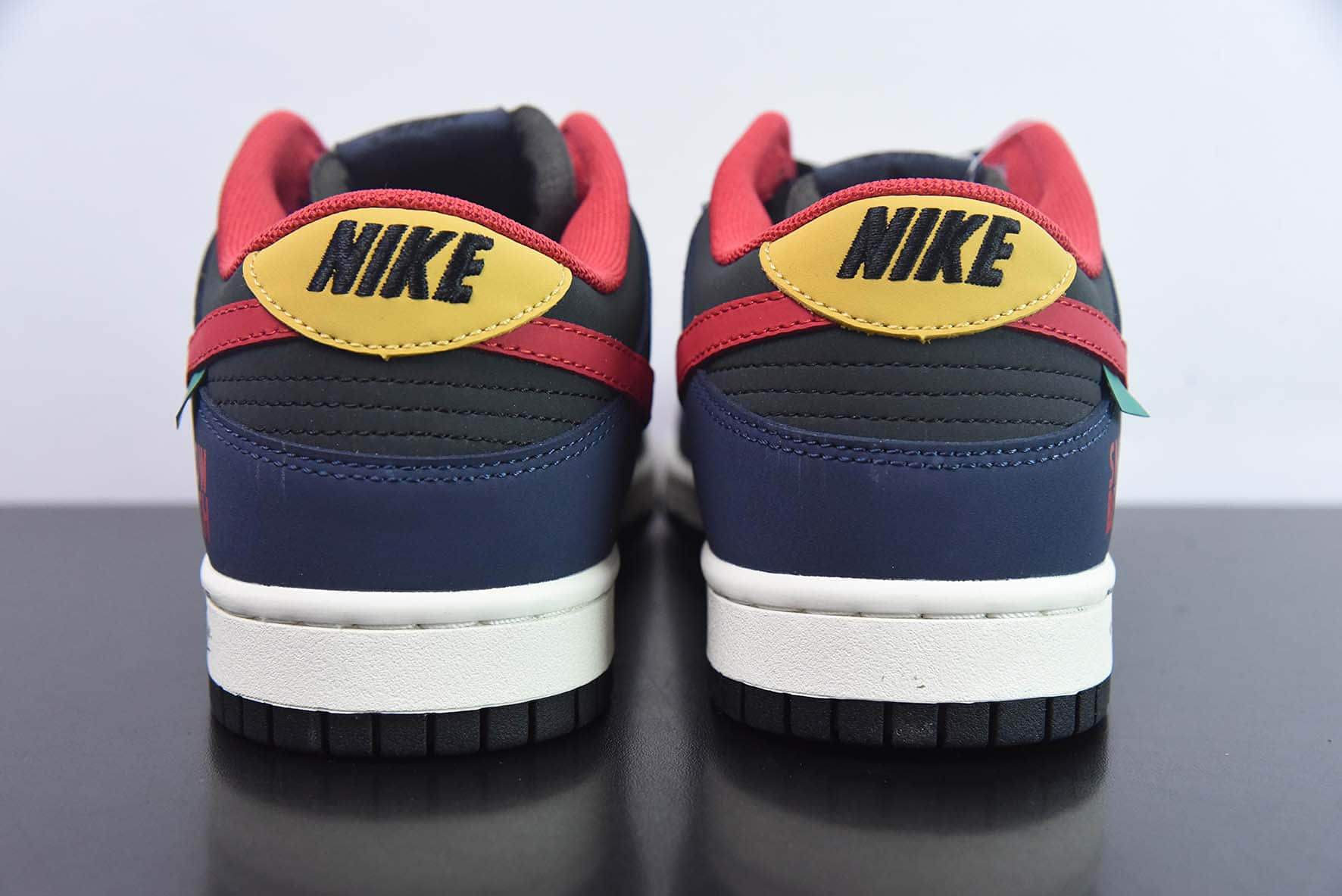 耐克Nike Otomo Katsuhiro x Nike SB Dunk Low Steamboy OST 大友克洋联名蓝黄红勾扣篮系列低帮休闲运动滑板板鞋纯原版本 货号:KK6388-639