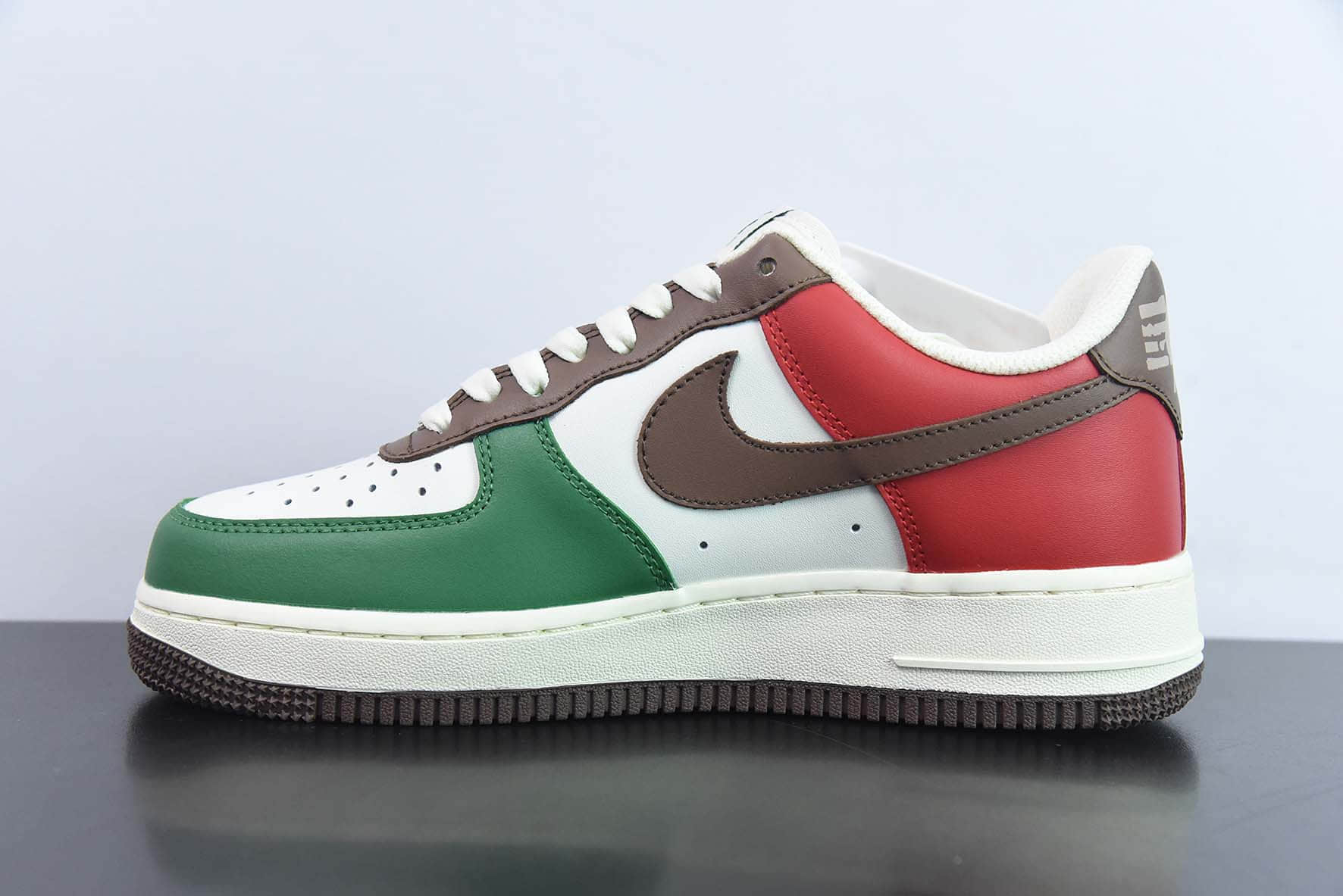 耐克Nike Air Force 1 07 LV8 LowGreenWhiteRed“皮革绿红白棕饮茶”空军一号低帮休闲板鞋纯原版本 货号：YH8569-123