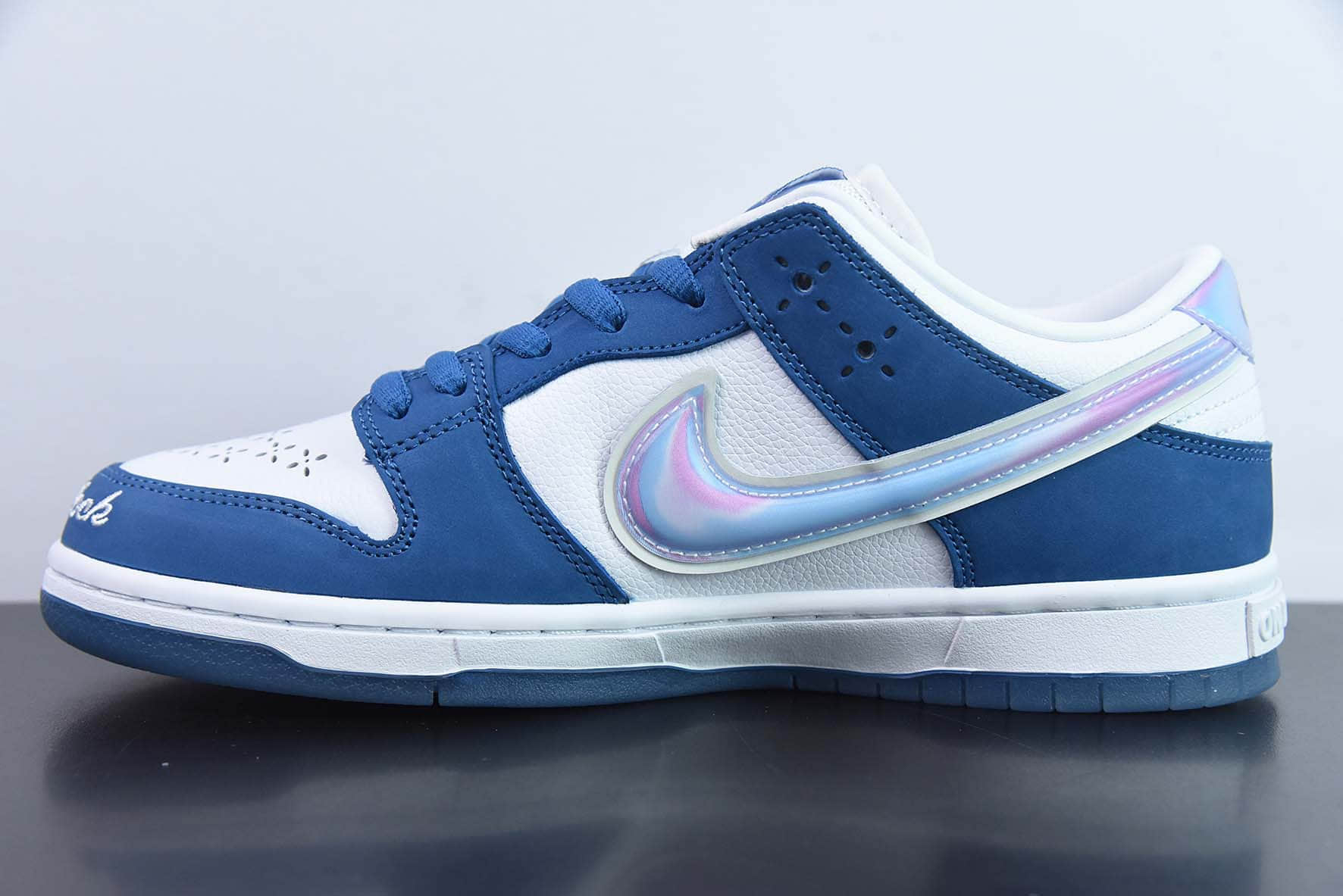 耐克Nike Born x Raised x NK SB Dunk LowOne Block at a Time白蓝全息镭射雪花冲孔扣篮系列低帮休闲运动滑板板鞋纯原版本 货号:FN7819-400