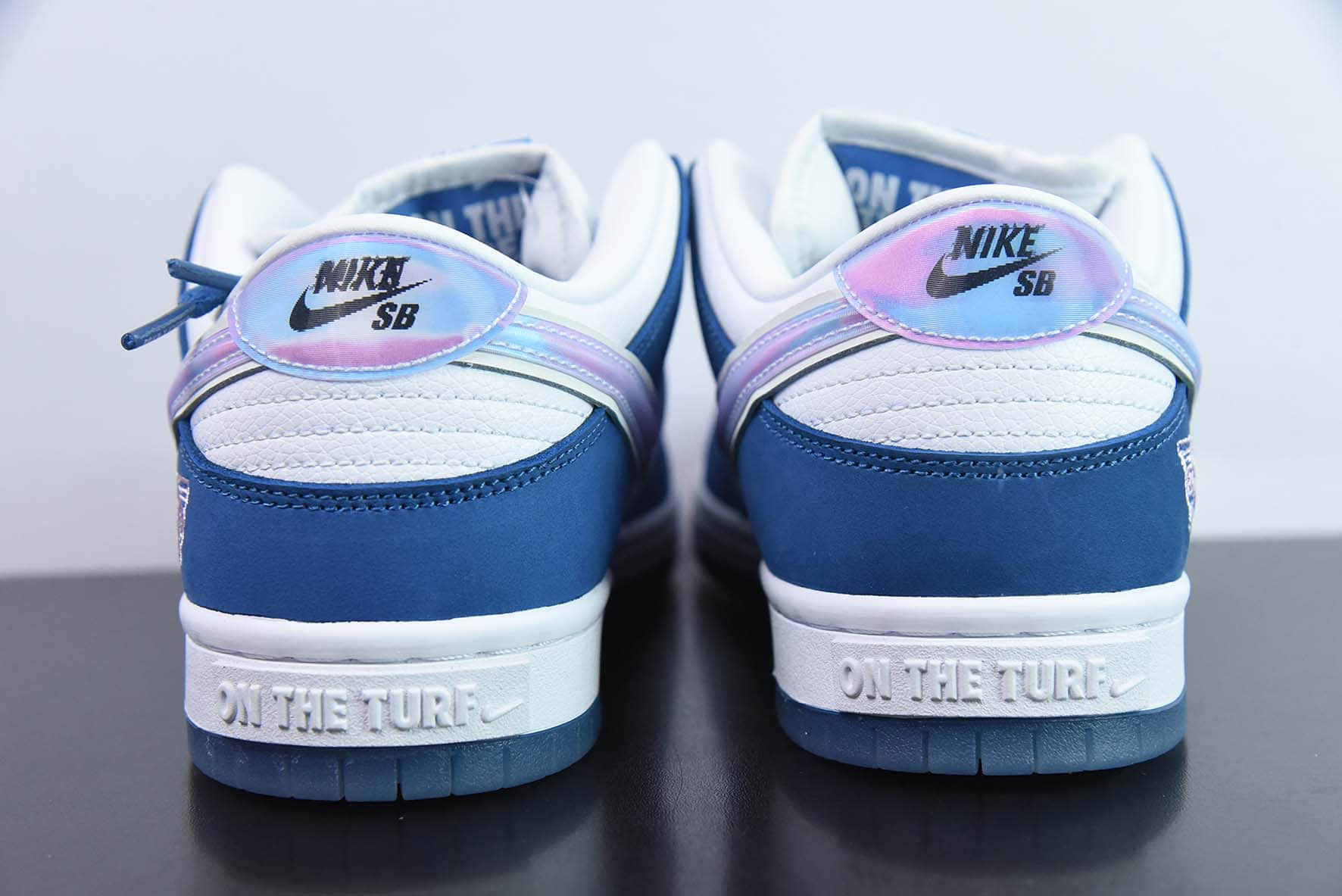 耐克Nike Born x Raised x NK SB Dunk LowOne Block at a Time白蓝全息镭射雪花冲孔扣篮系列低帮休闲运动滑板板鞋纯原版本 货号:FN7819-400