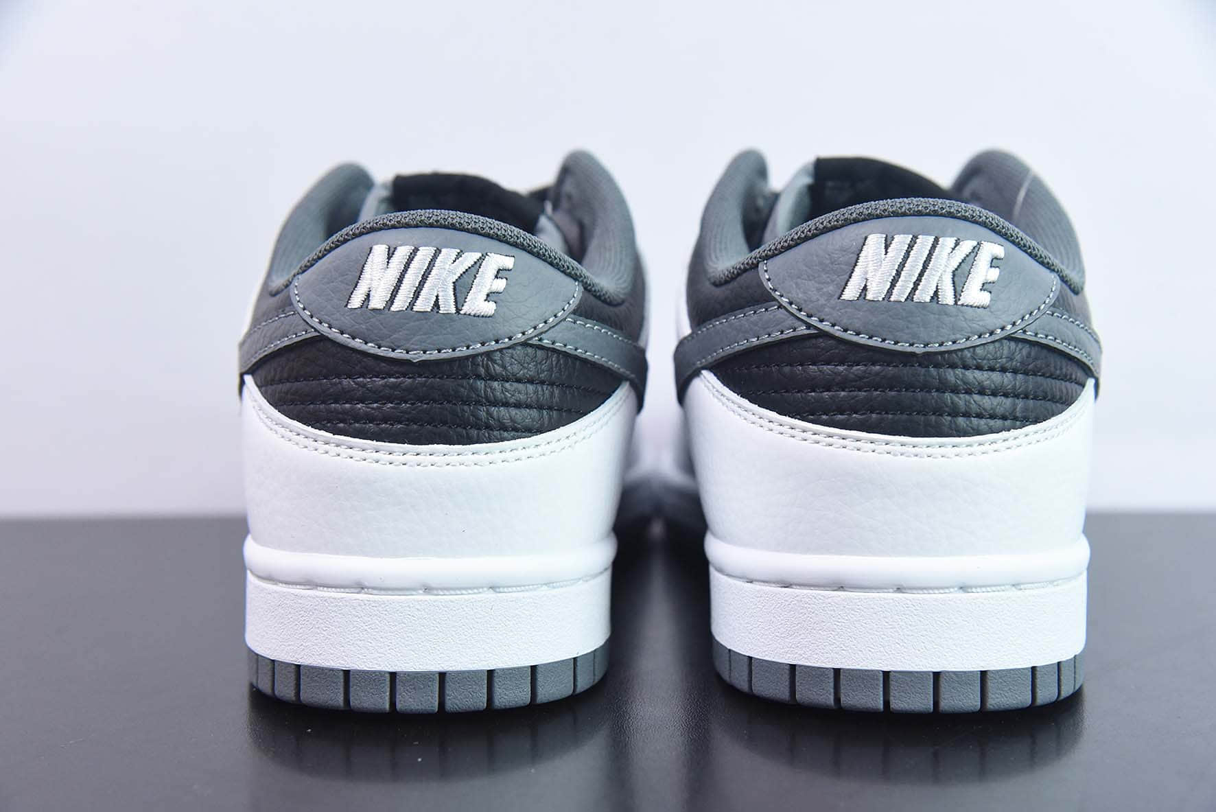 耐克NIKE SB Dunk Low 大友克洋联名黑白SB运动休闲低帮板鞋纯原版本 货号:MG3699-002