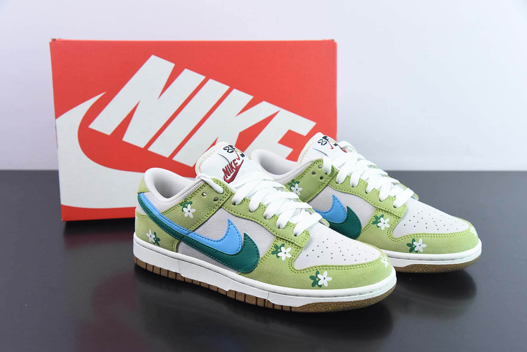 耐克Nike SB Dunk Low SE85 花朵苹果绿浅灰深绿蓝双钩扣篮系列低帮休闲运动滑板板鞋纯原版本 货号:DO9457-125