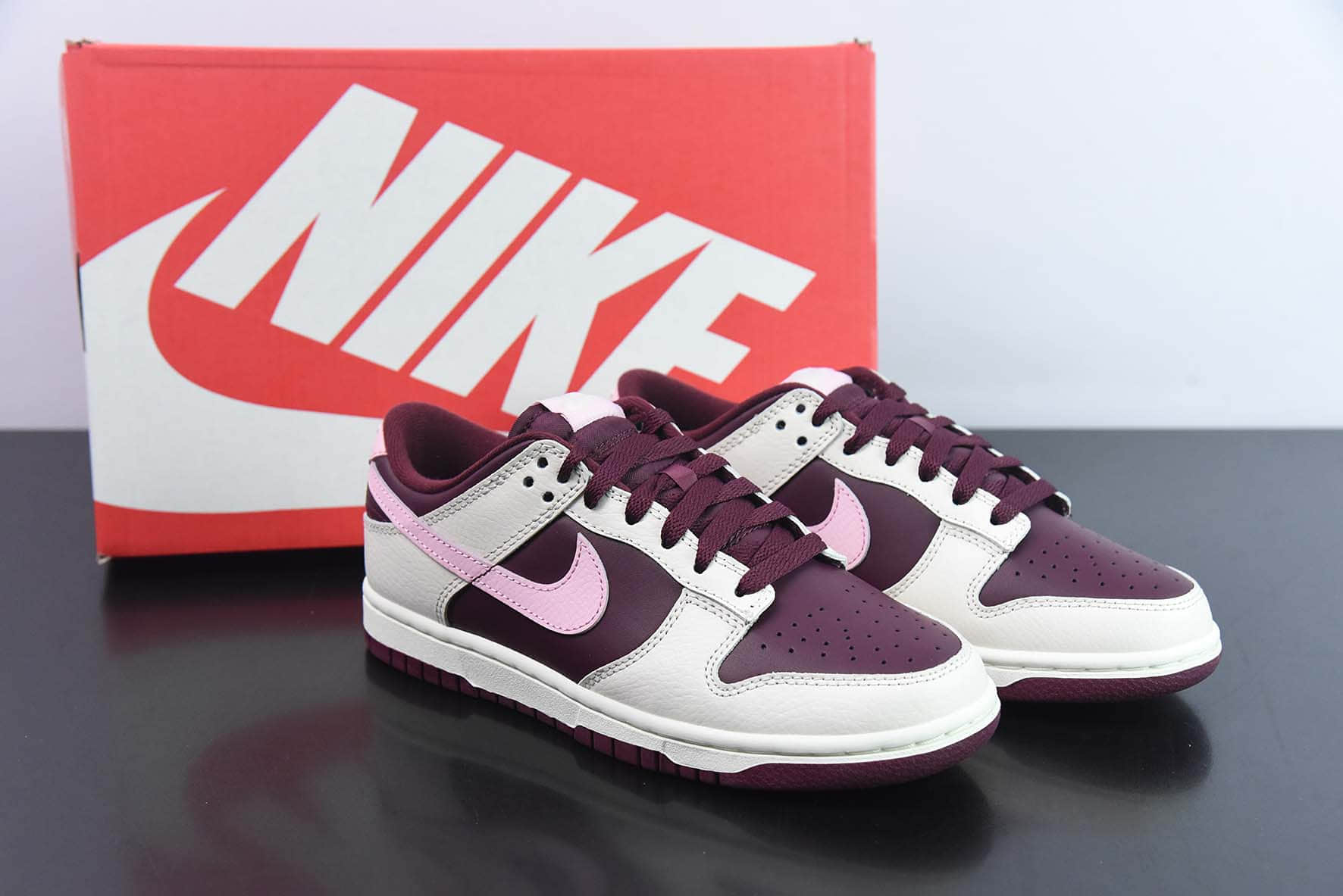 耐克Nike Dunk Low “Valentine’s Day” 樱桃酒红情人节SB低帮滑板鞋纯原版本 货号：DR9705-100 